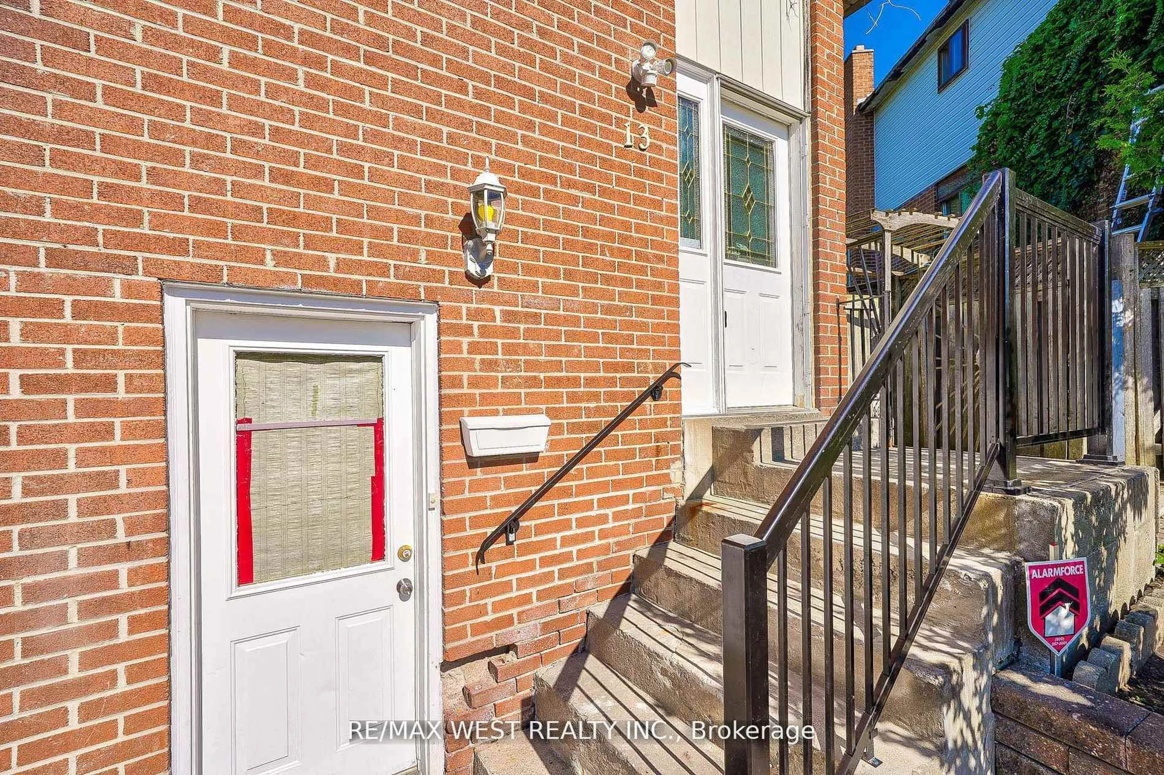 Unknown for 13 Skegby Rd, Brampton Ontario L6V 2T8