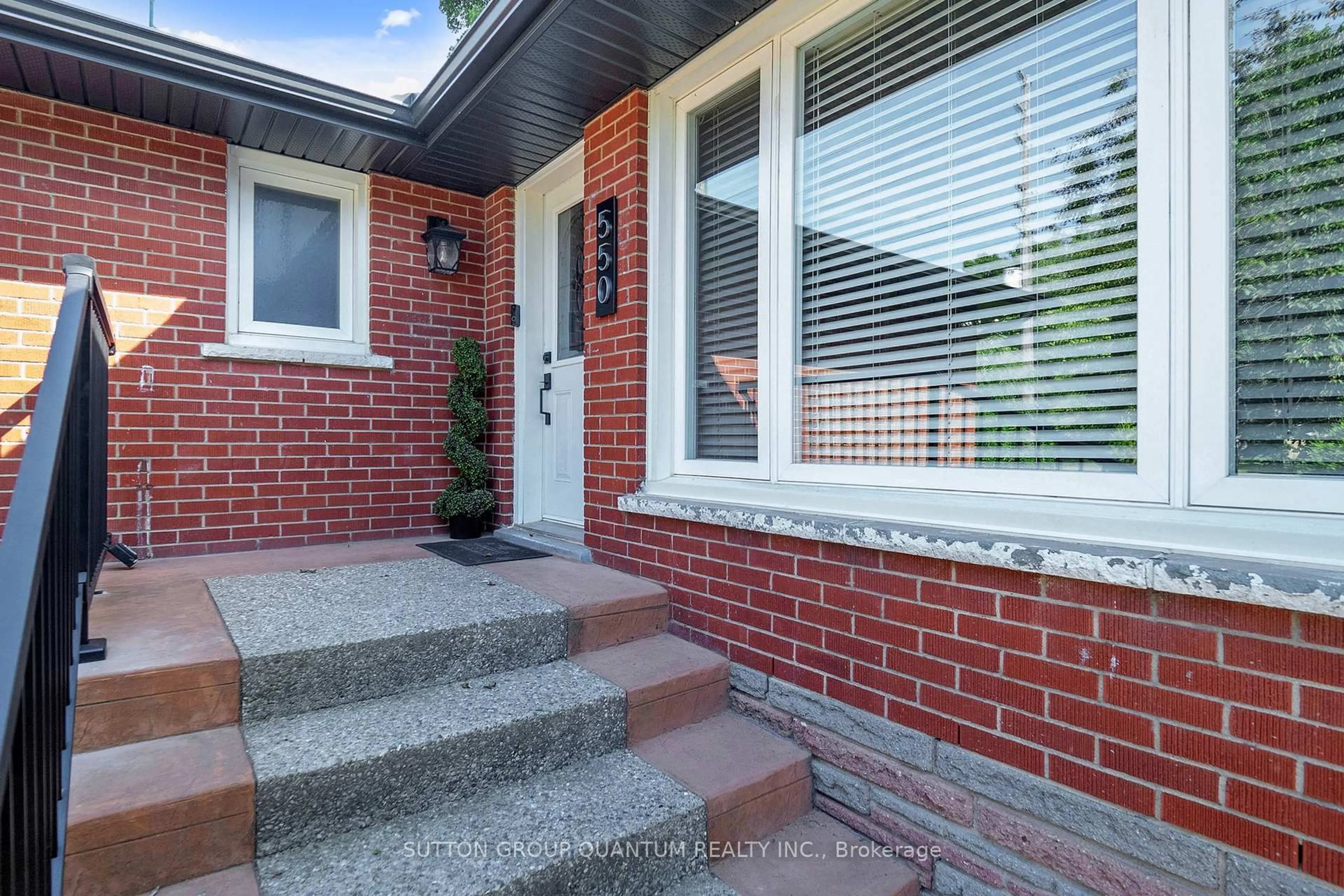 Home with brick exterior material, street for 550 Third Line, Oakville Ontario L6L 4A7