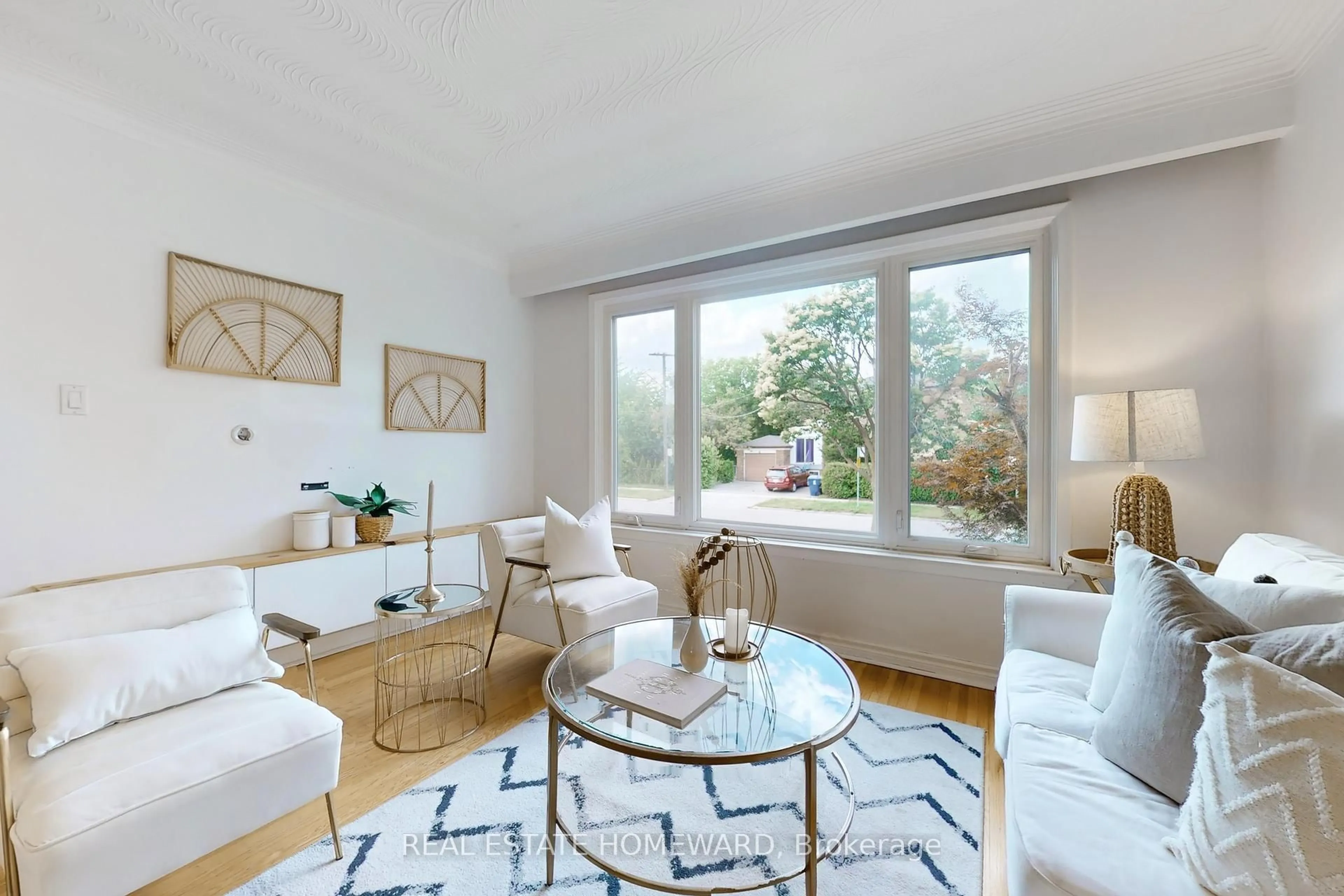 Living room with furniture, unknown for 33 Graystone Gdns, Toronto Ontario M8Z 3C2