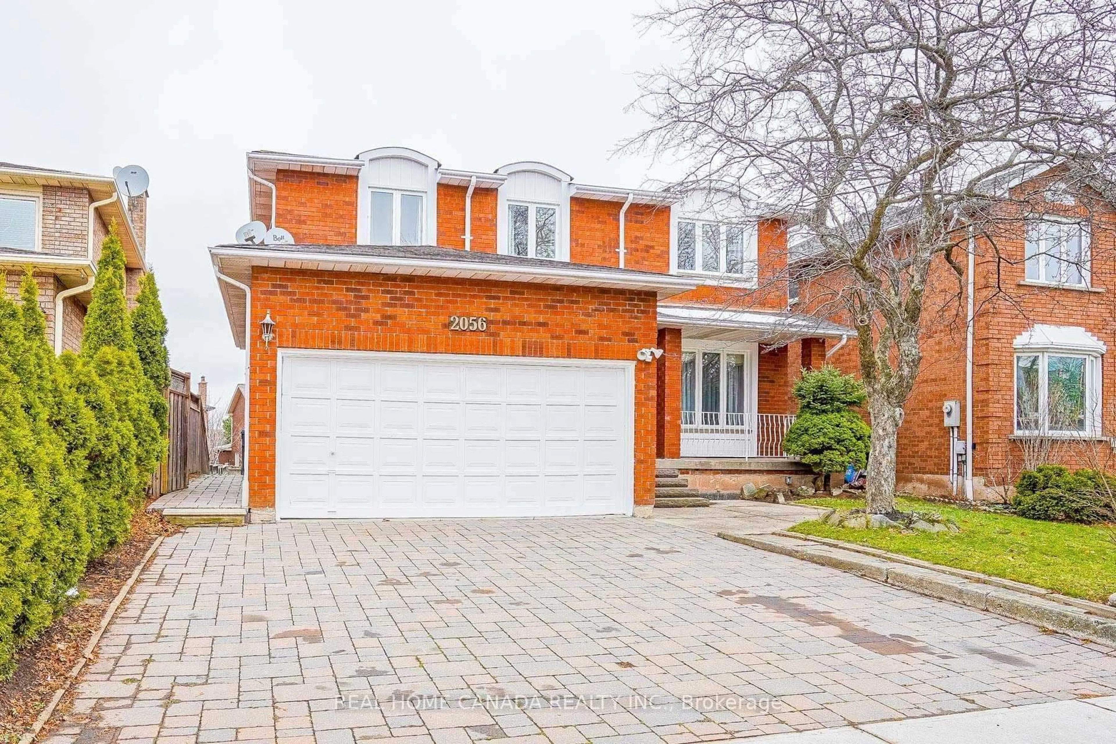 Home with brick exterior material, street for 2056 Wincanton Cres, Mississauga Ontario L5M 3E2