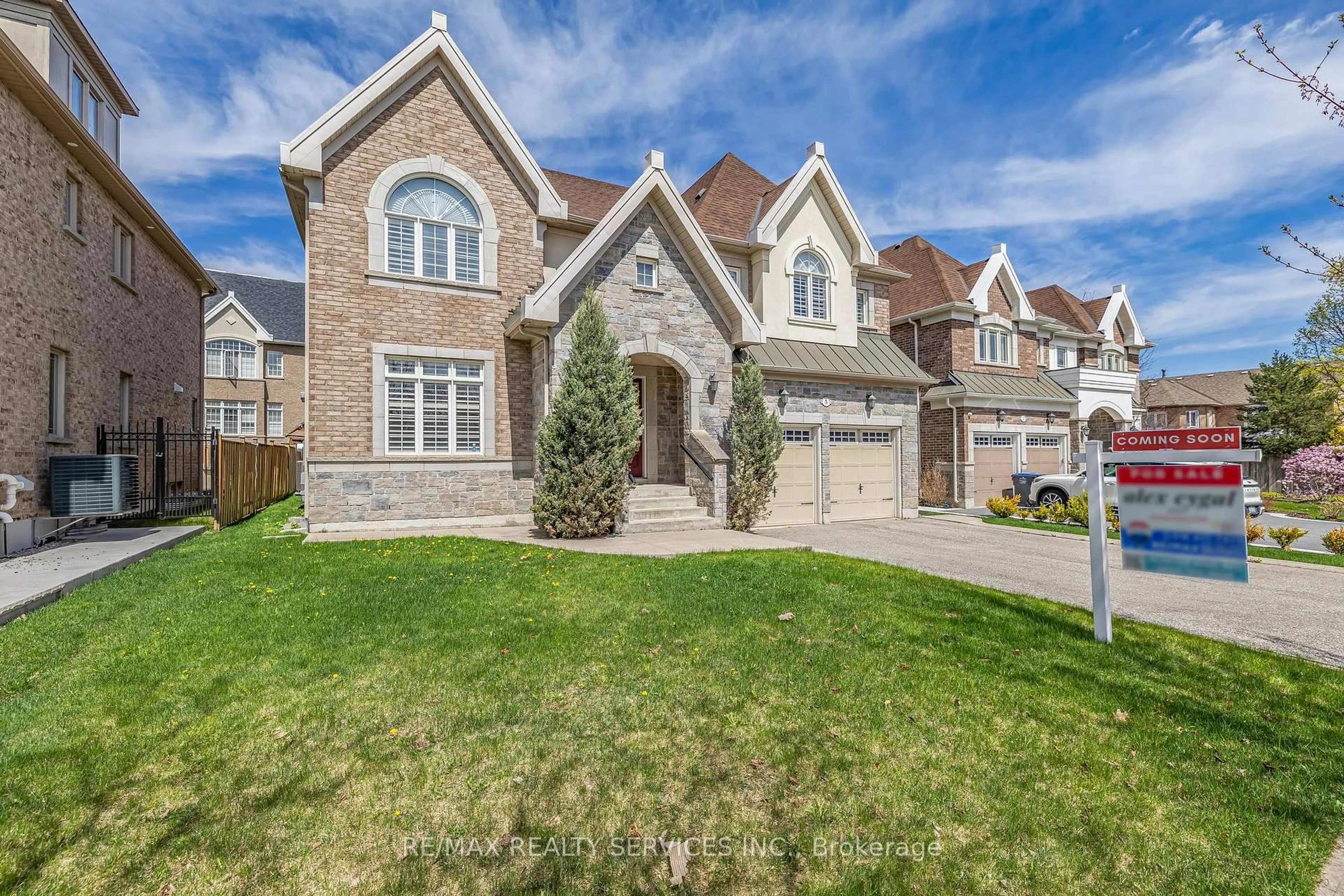 Home with brick exterior material, street for 5 Perth St, Brampton Ontario L6Z 4P3