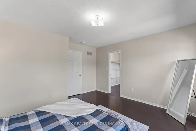 Additional image 33 of 8 Capistro St
