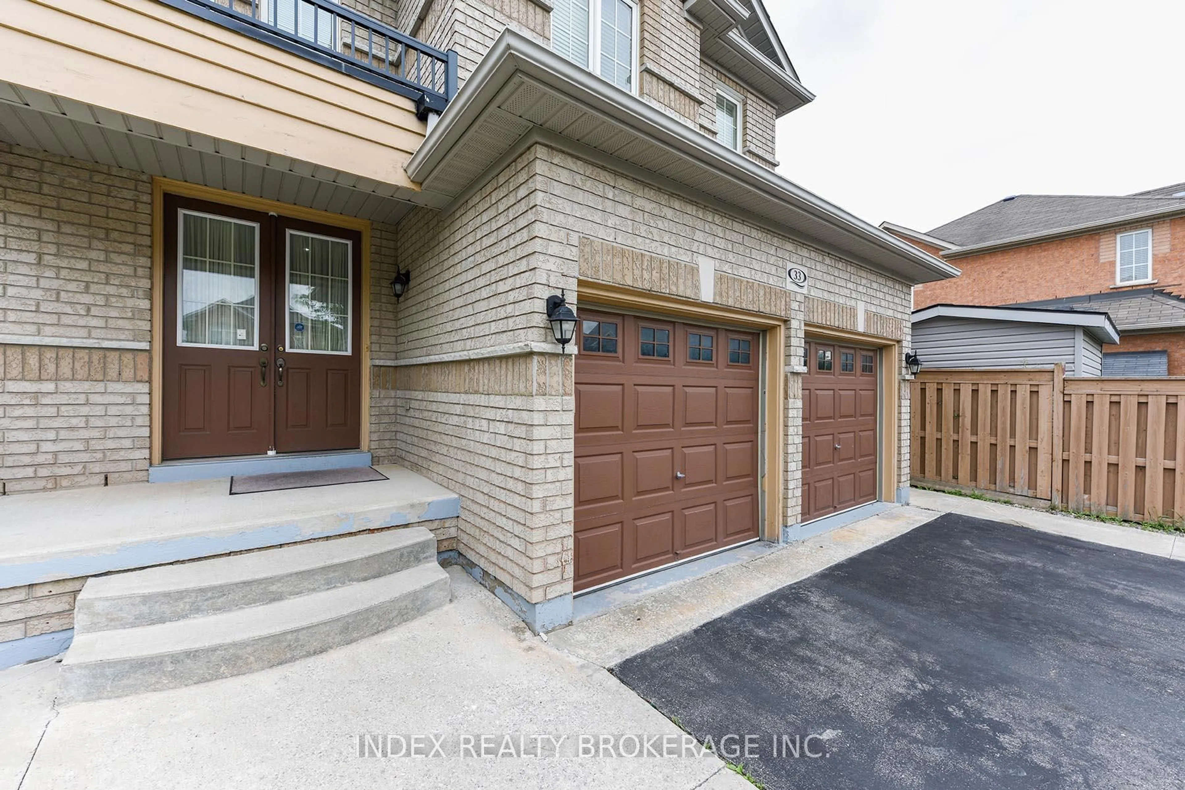 Unknown for 33 Portstewart Cres, Brampton Ontario L6X 0R6