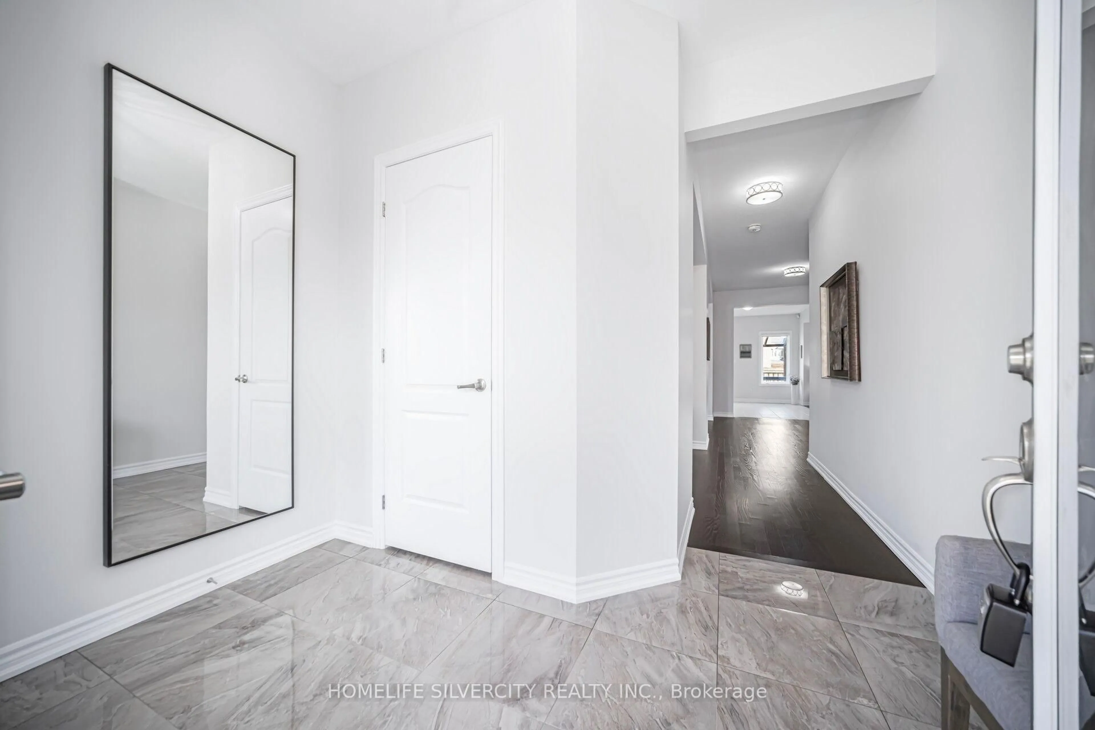Indoor entryway for 51 Bucksaw St, Brampton Ontario L7A 4R3