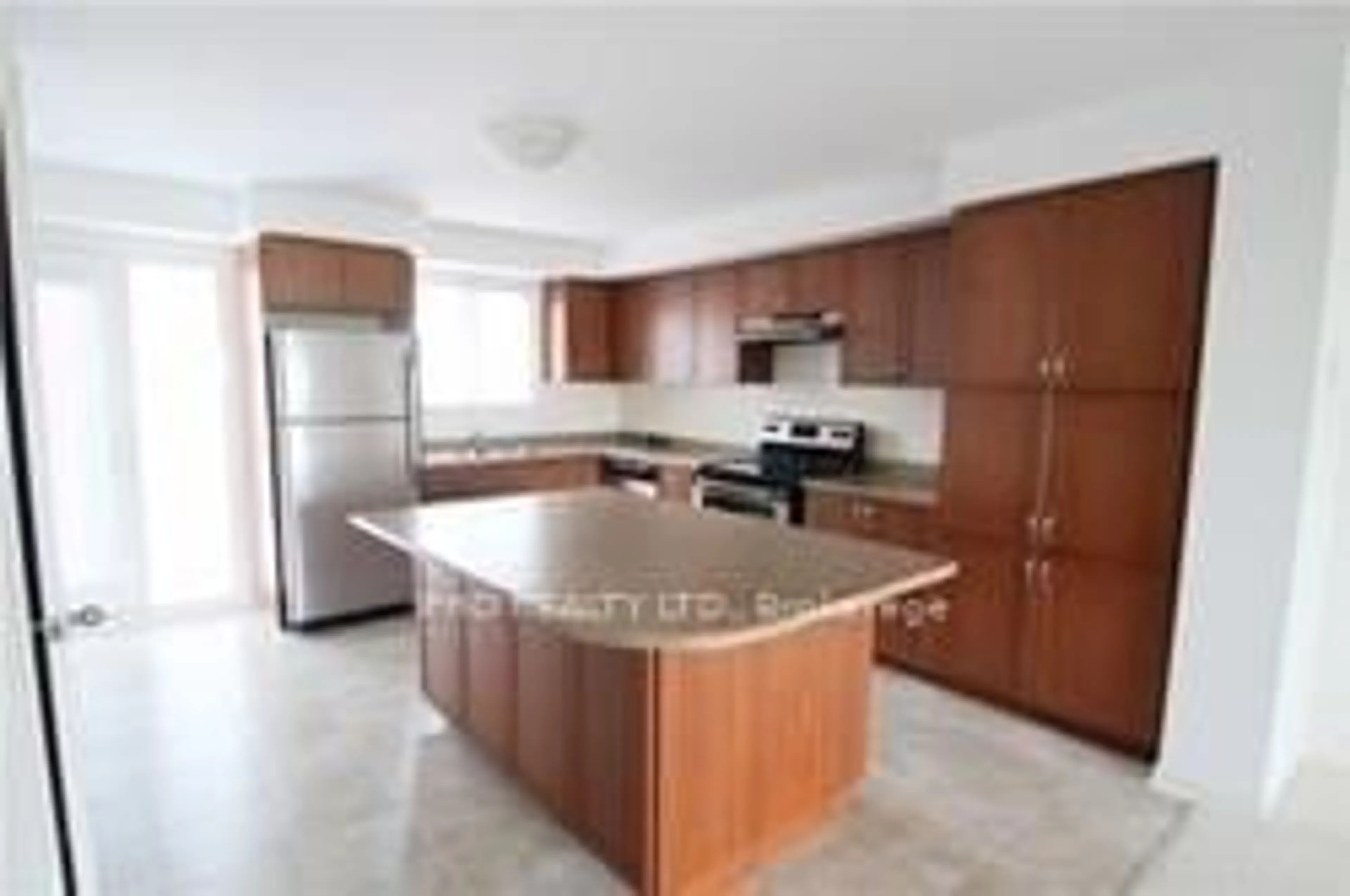 Standard kitchen, ceramic/tile floor for 5100 Plantation Pl #7, Mississauga Ontario L5M 0S4