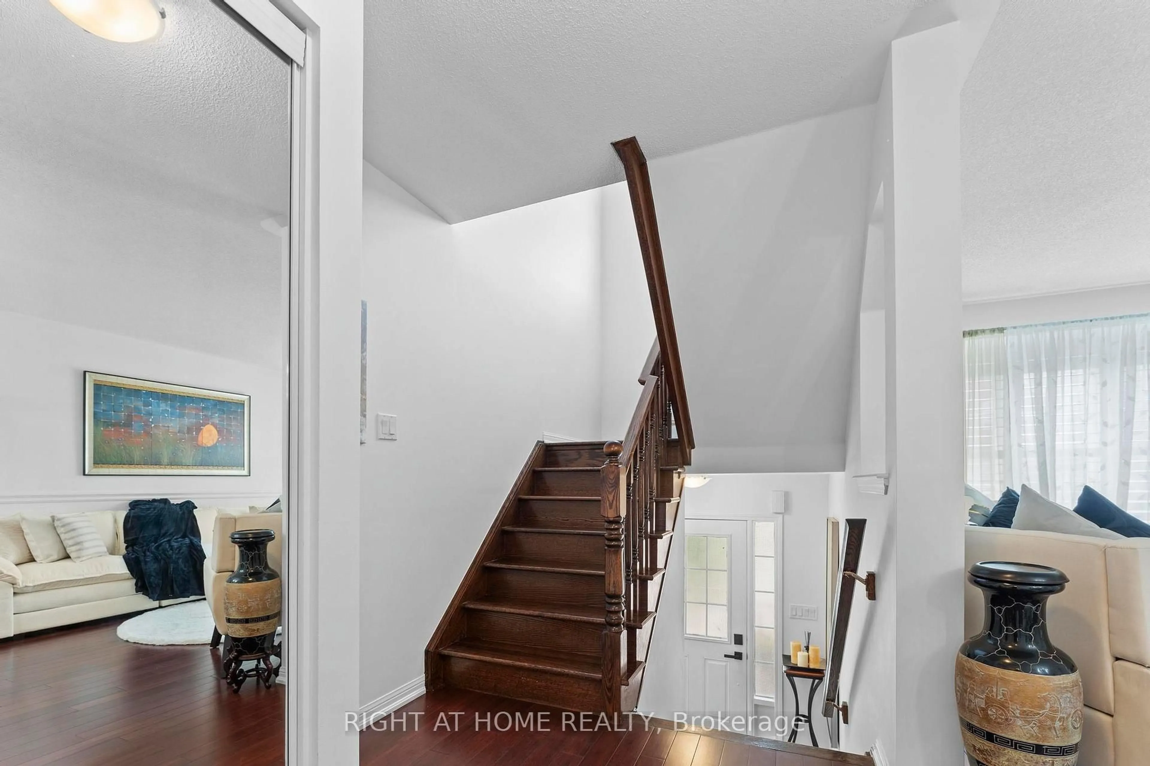 Stairs for 2399 Coho Way, Oakville Ontario L6M 0G6