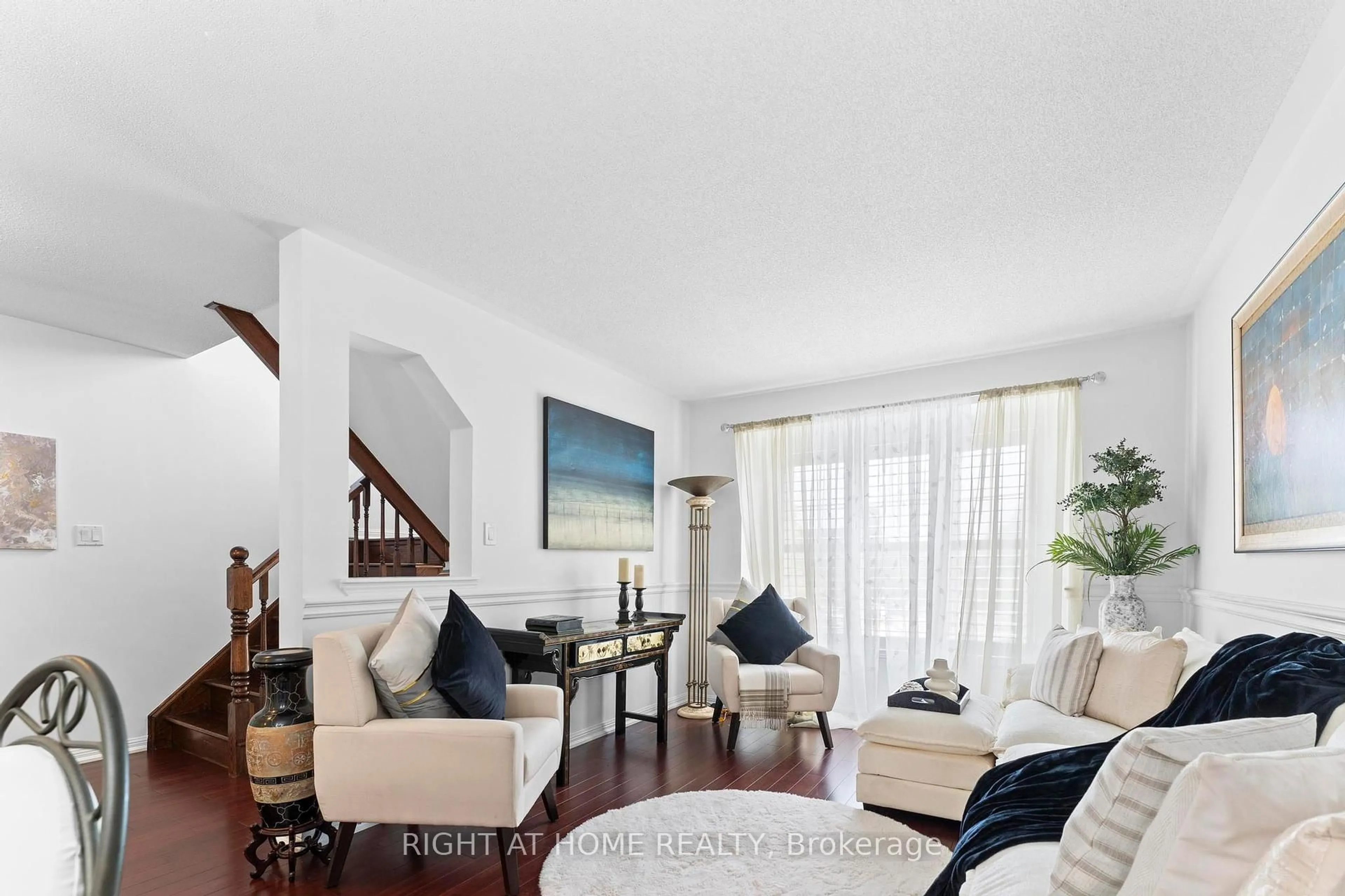 Living room with furniture, unknown for 2399 Coho Way, Oakville Ontario L6M 0G6