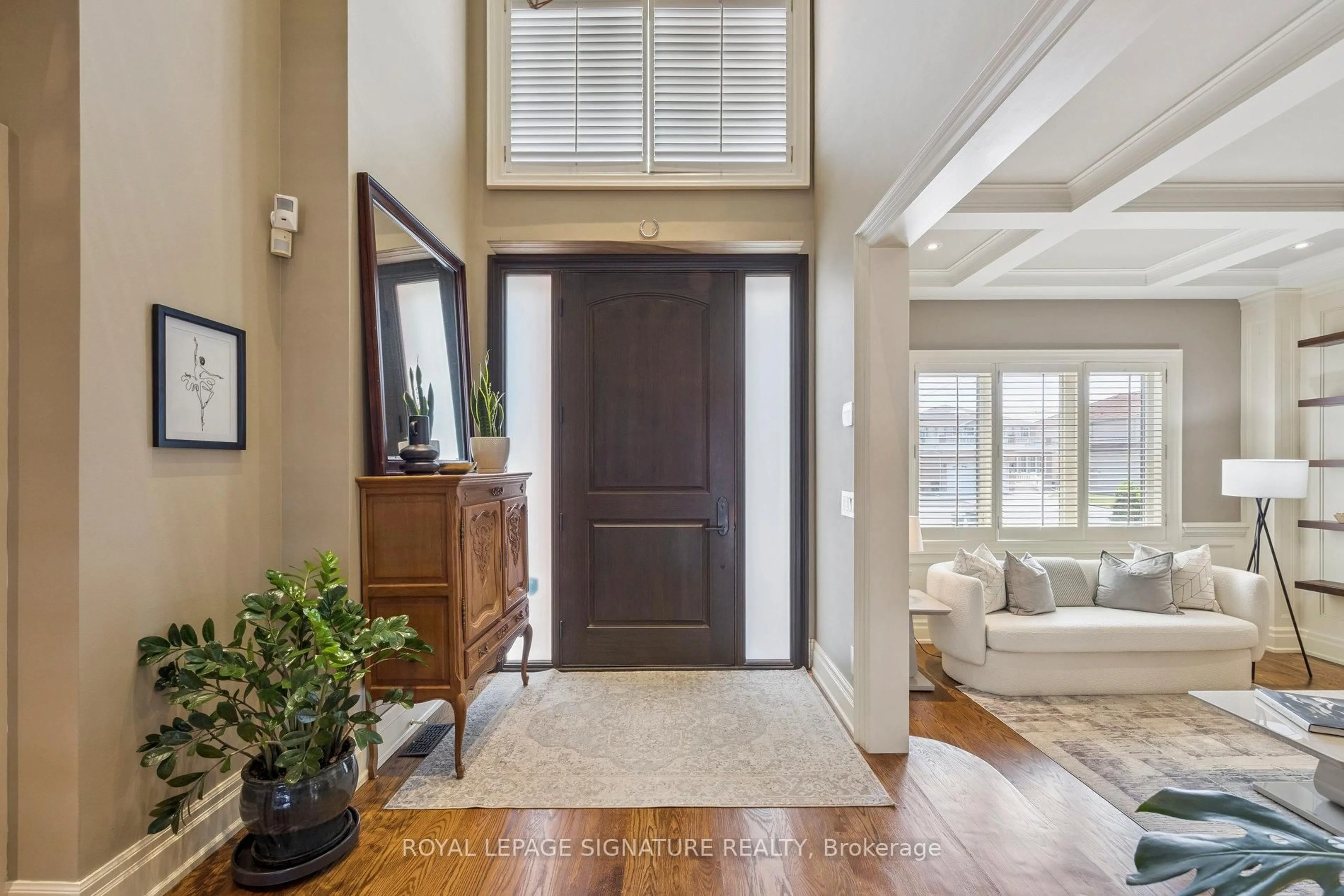 Indoor entryway for 46 Jay St, Toronto Ontario M6L 2M1