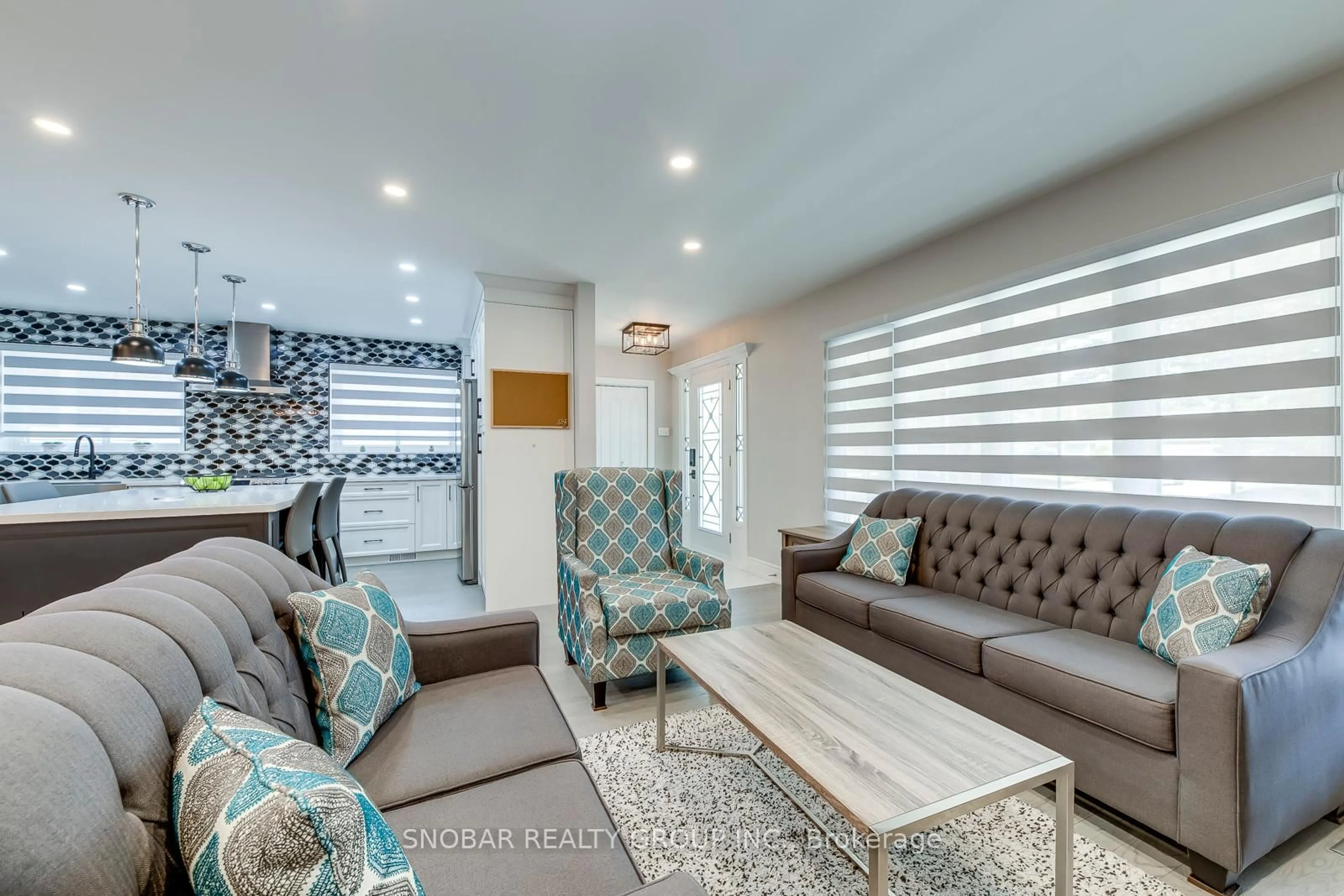 Living room with furniture, unknown for 19 Forest Path Crt, Toronto Ontario M9V 1L4