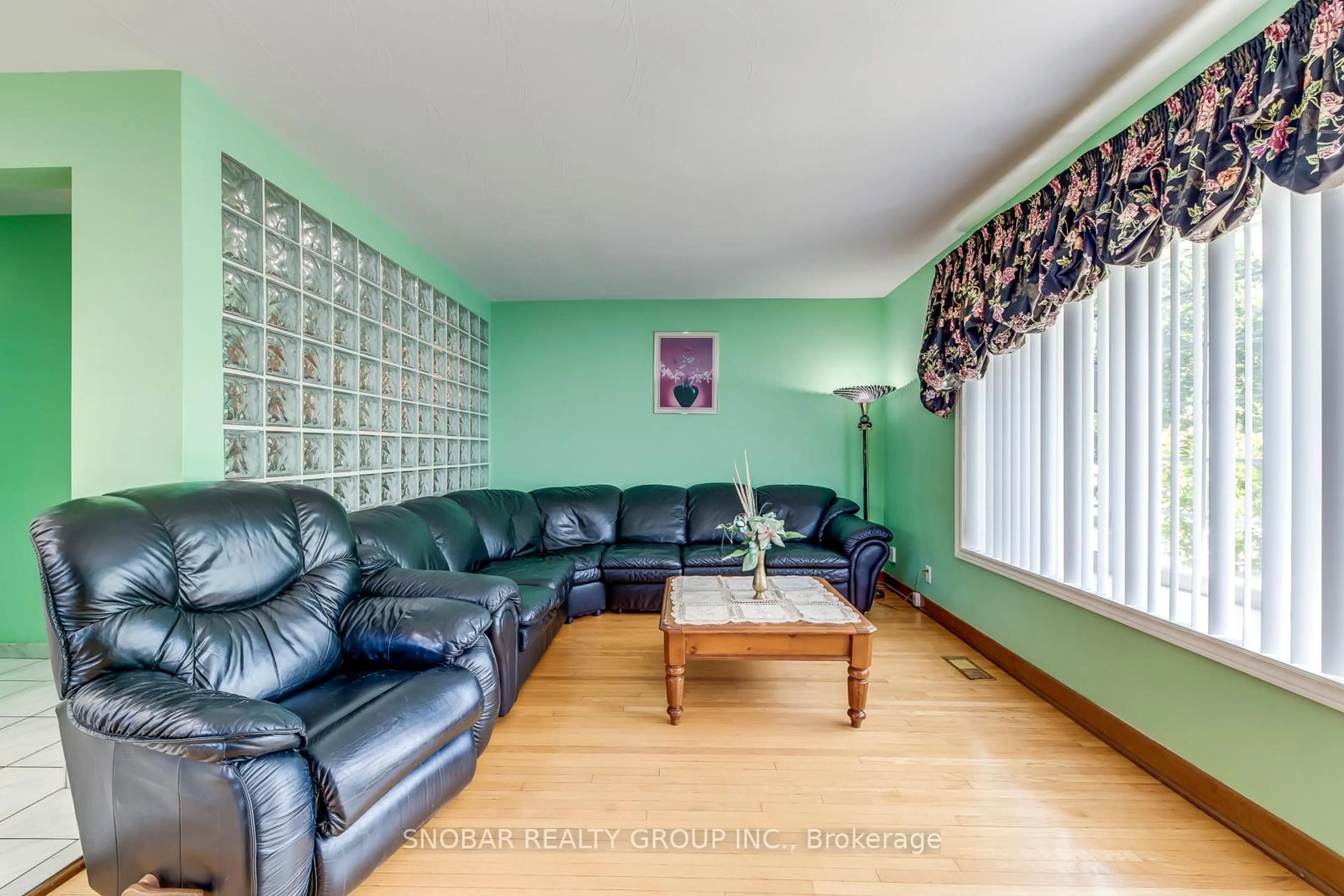 Living room with furniture, unknown for 96 Celestine Dr, Toronto Ontario M9R 3N7