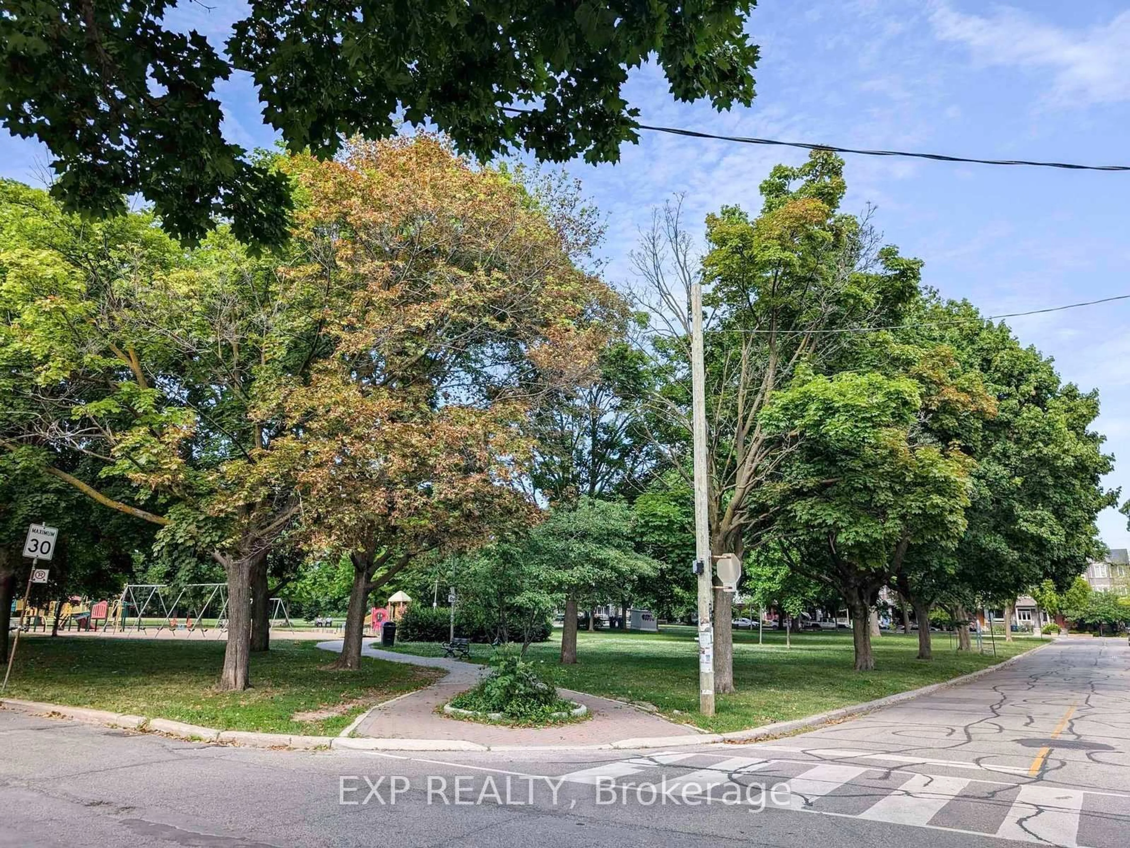 A pic from outside/outdoor area/front of a property/back of a property/a pic from drone, street for 150 Edwin Ave, Toronto Ontario M6P 3Z9