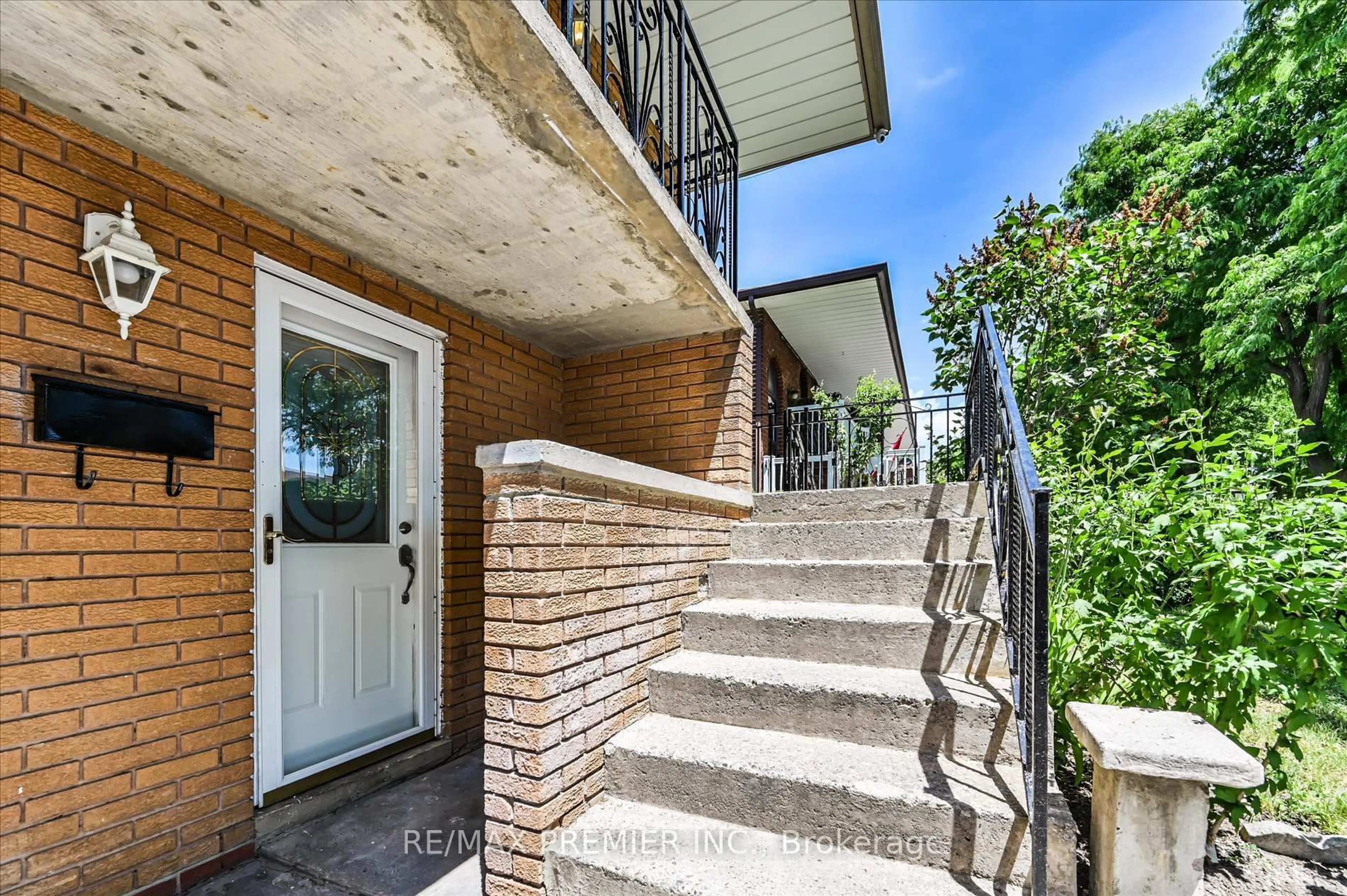 Unknown for 44 Petunias Rd, Brampton Ontario L6V 3G8
