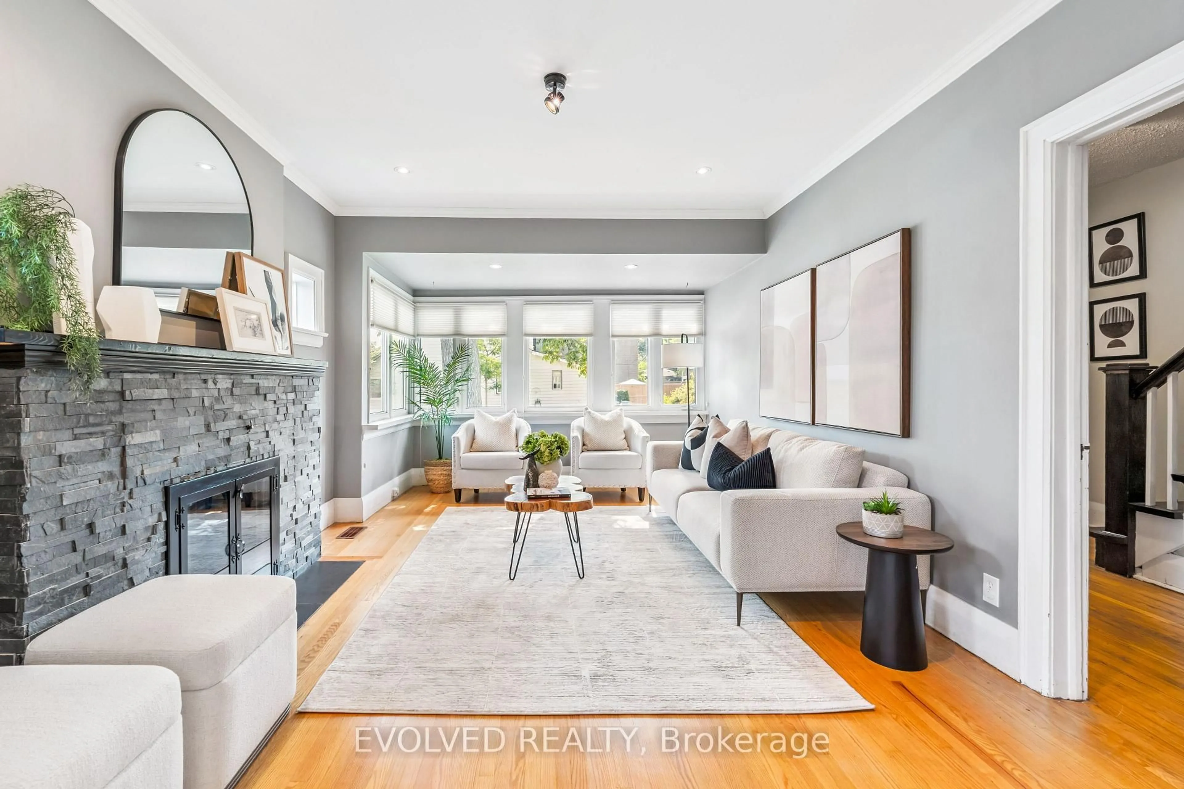 Living room with furniture, unknown for 19 Twenty Fourth St, Toronto Ontario M8V 3N3