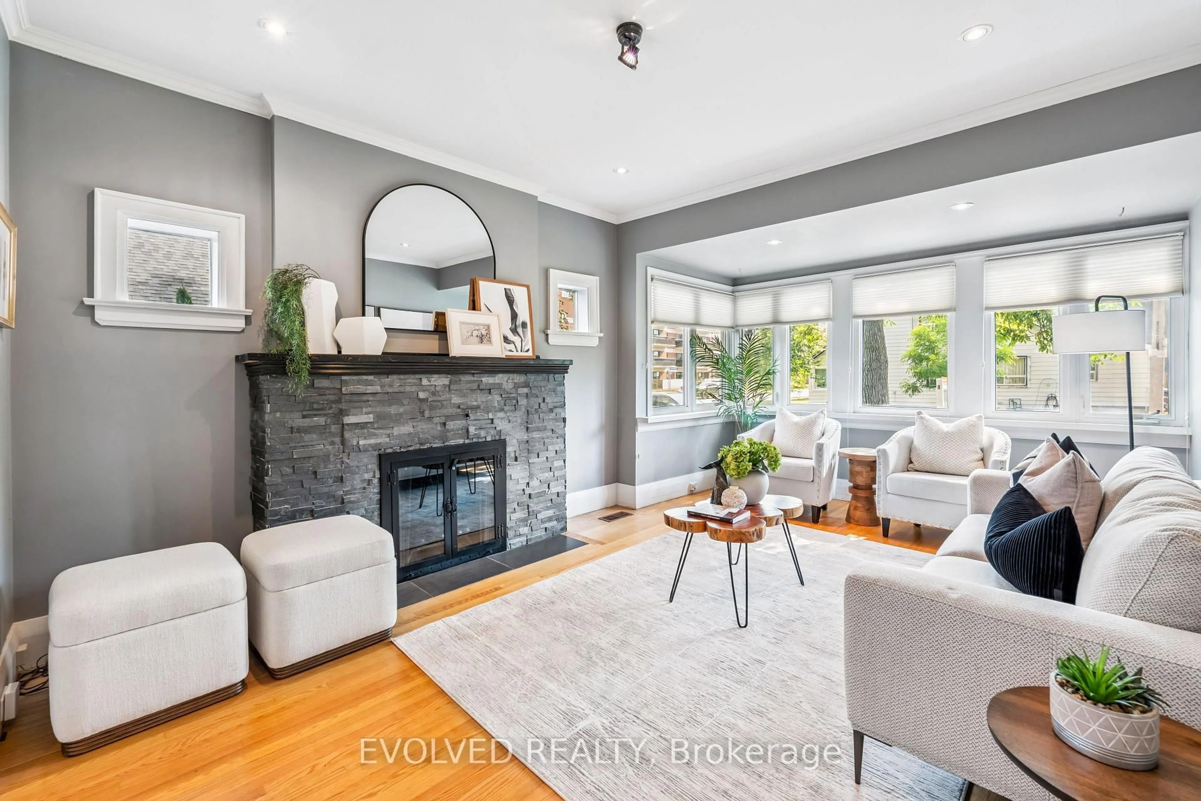 Living room with furniture, unknown for 19 Twenty Fourth St, Toronto Ontario M8V 3N3