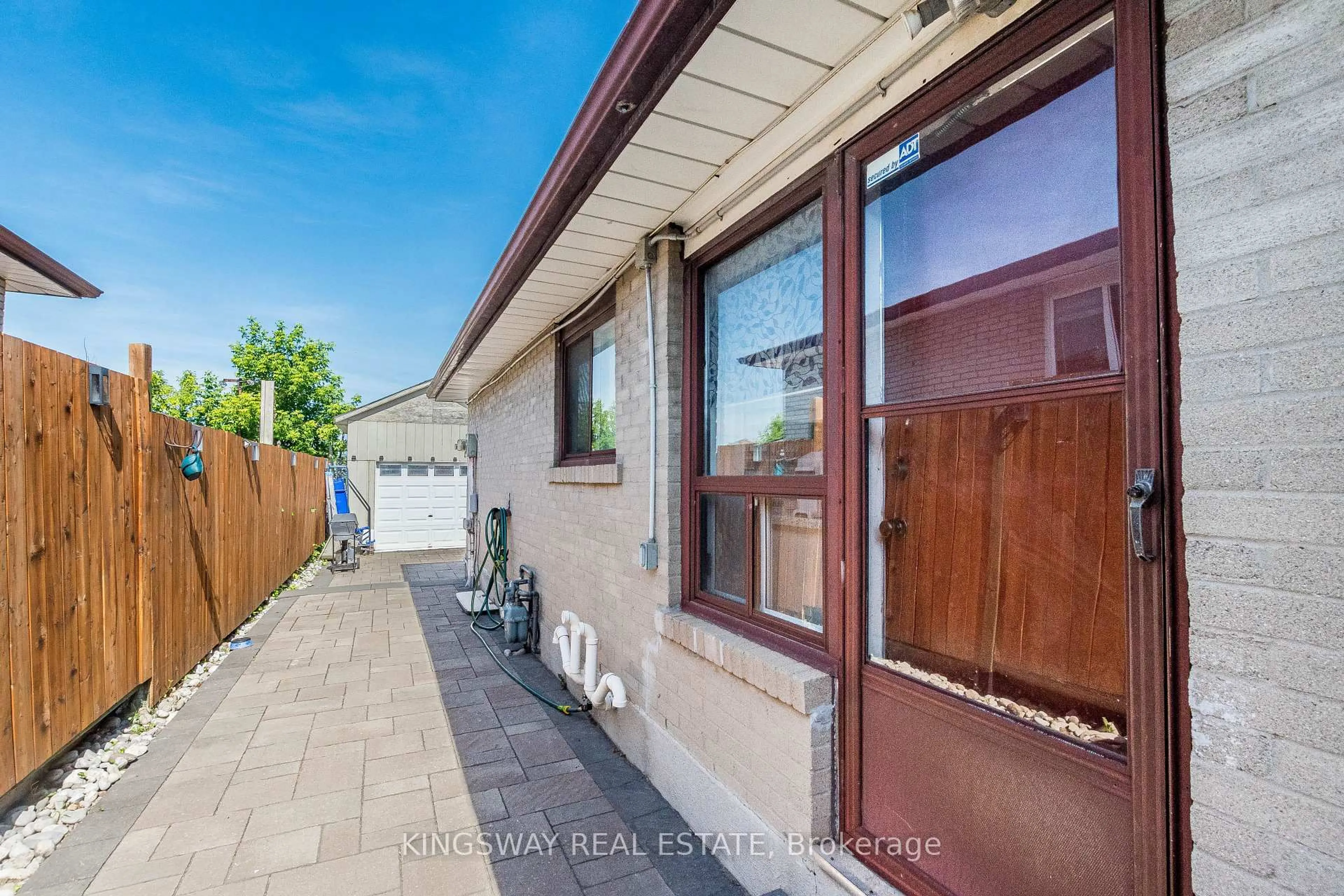 Unknown for 3181 Morning Star Dr, Mississauga Ontario L4T 1X3