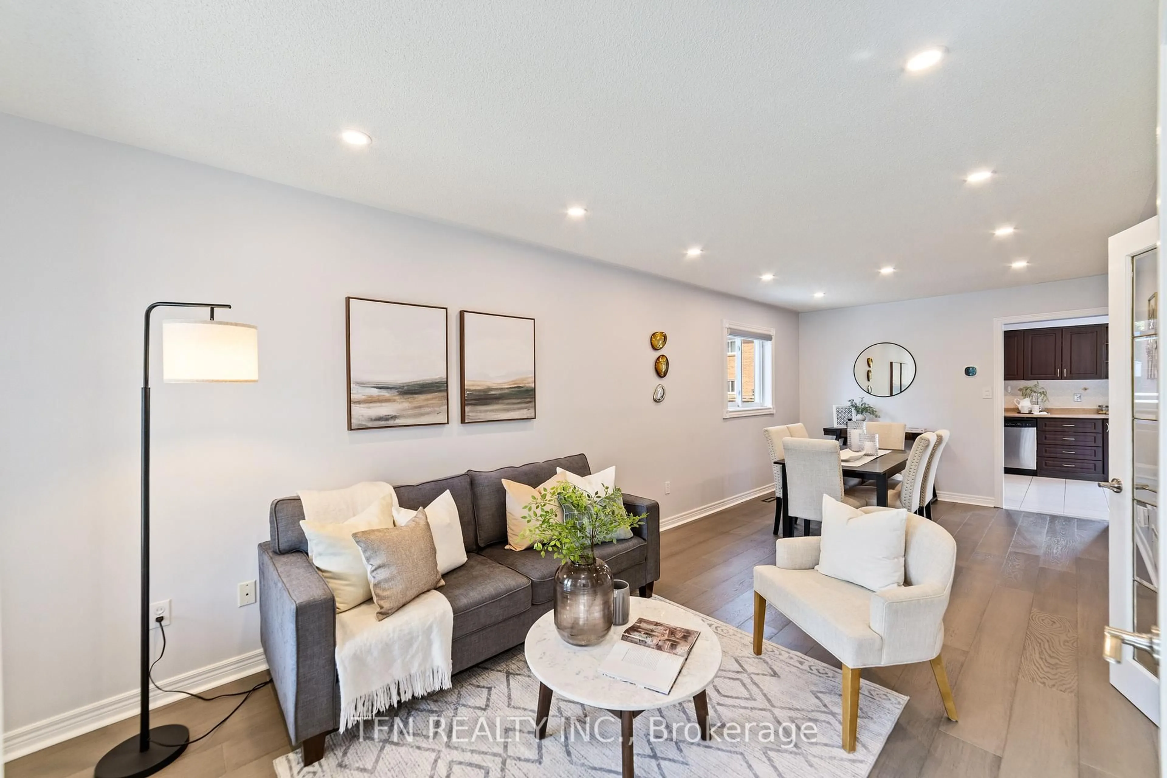 Living room with furniture, unknown for 6837 Lisgar Dr, Mississauga Ontario L5N 6V1