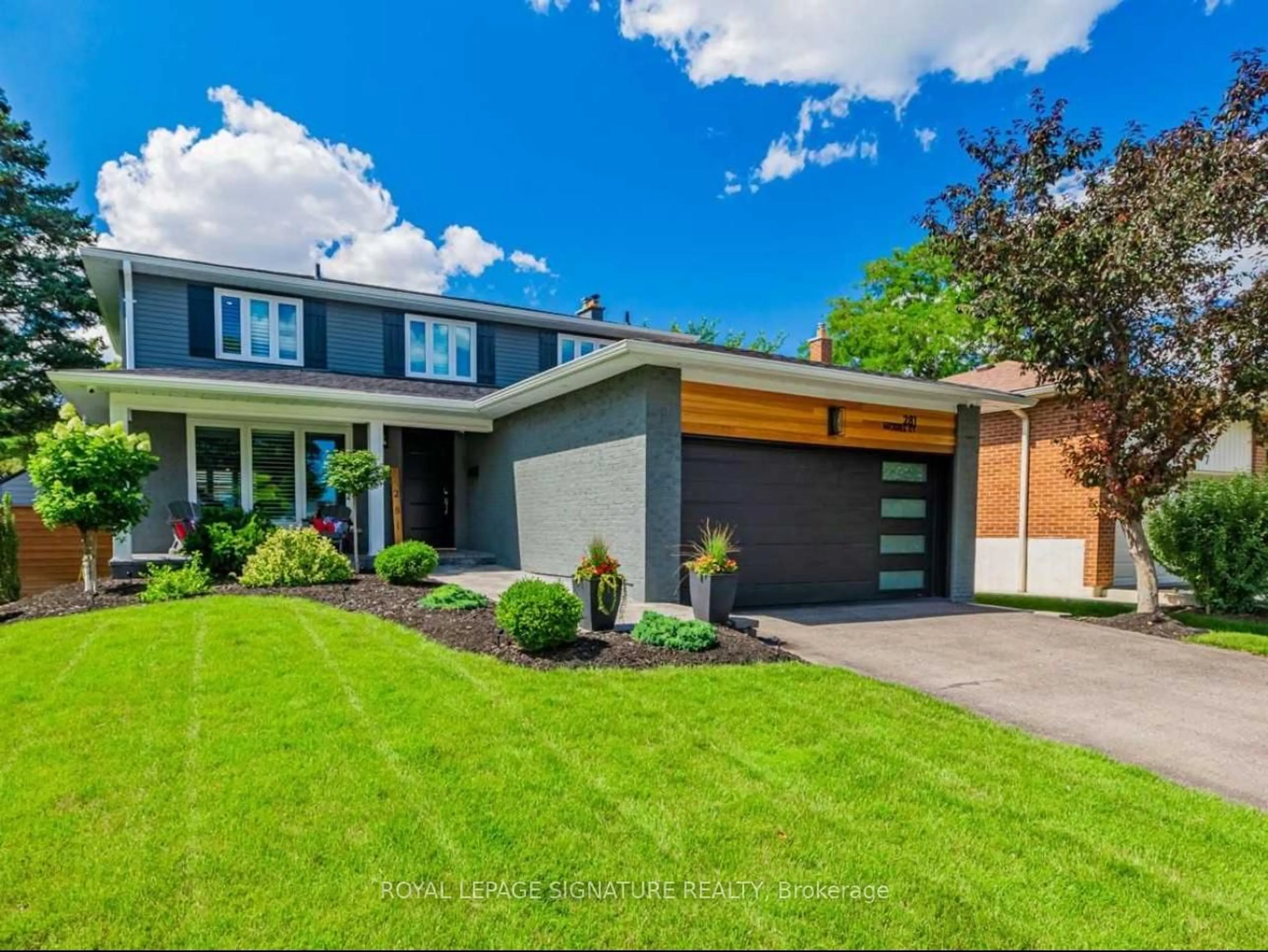 Home with brick exterior material, street for 281 Mcgill St, Mississauga Ontario L5A 1V3