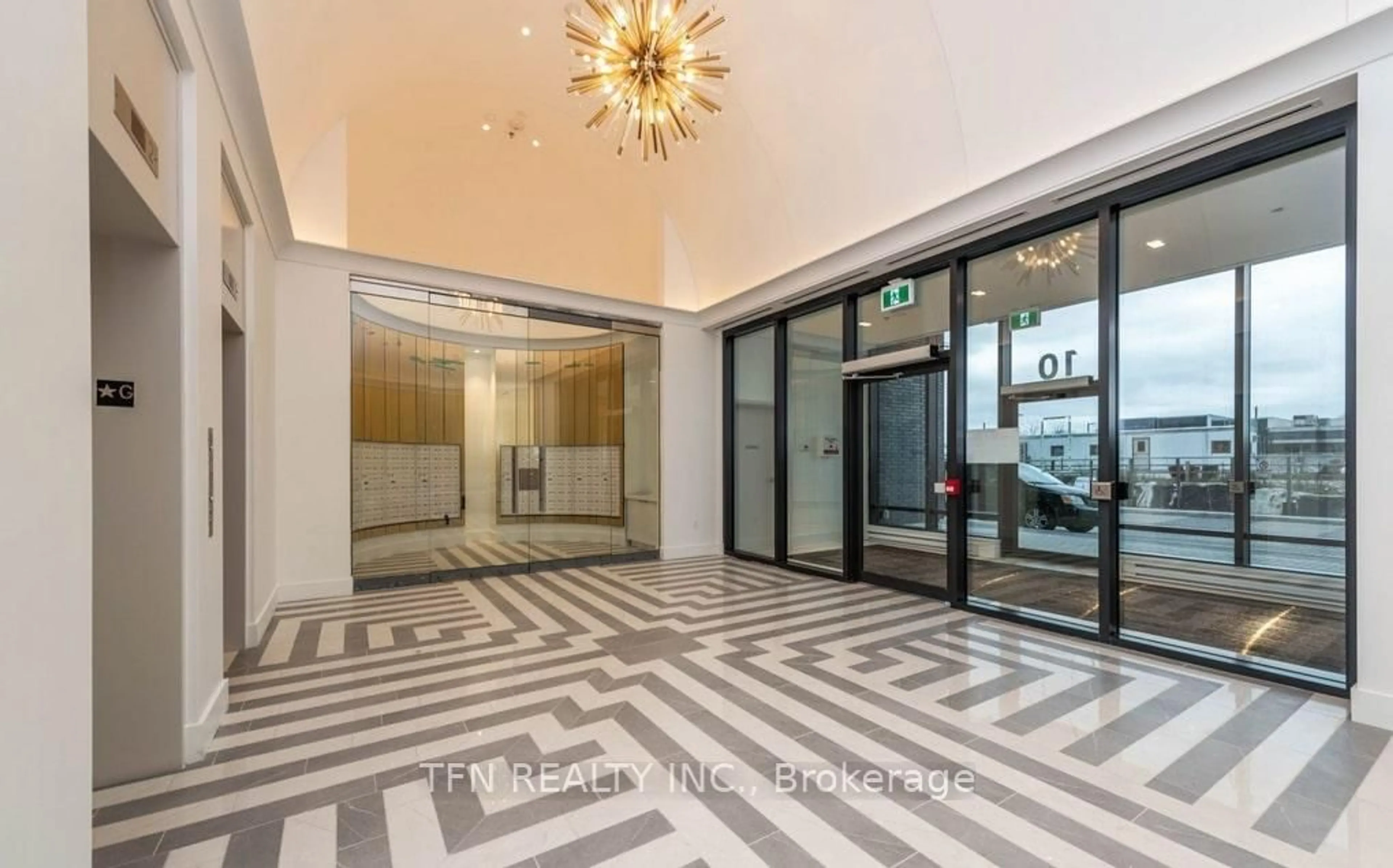 Indoor foyer for 10 Gibbs Rd #613, Toronto Ontario M9B 6L6