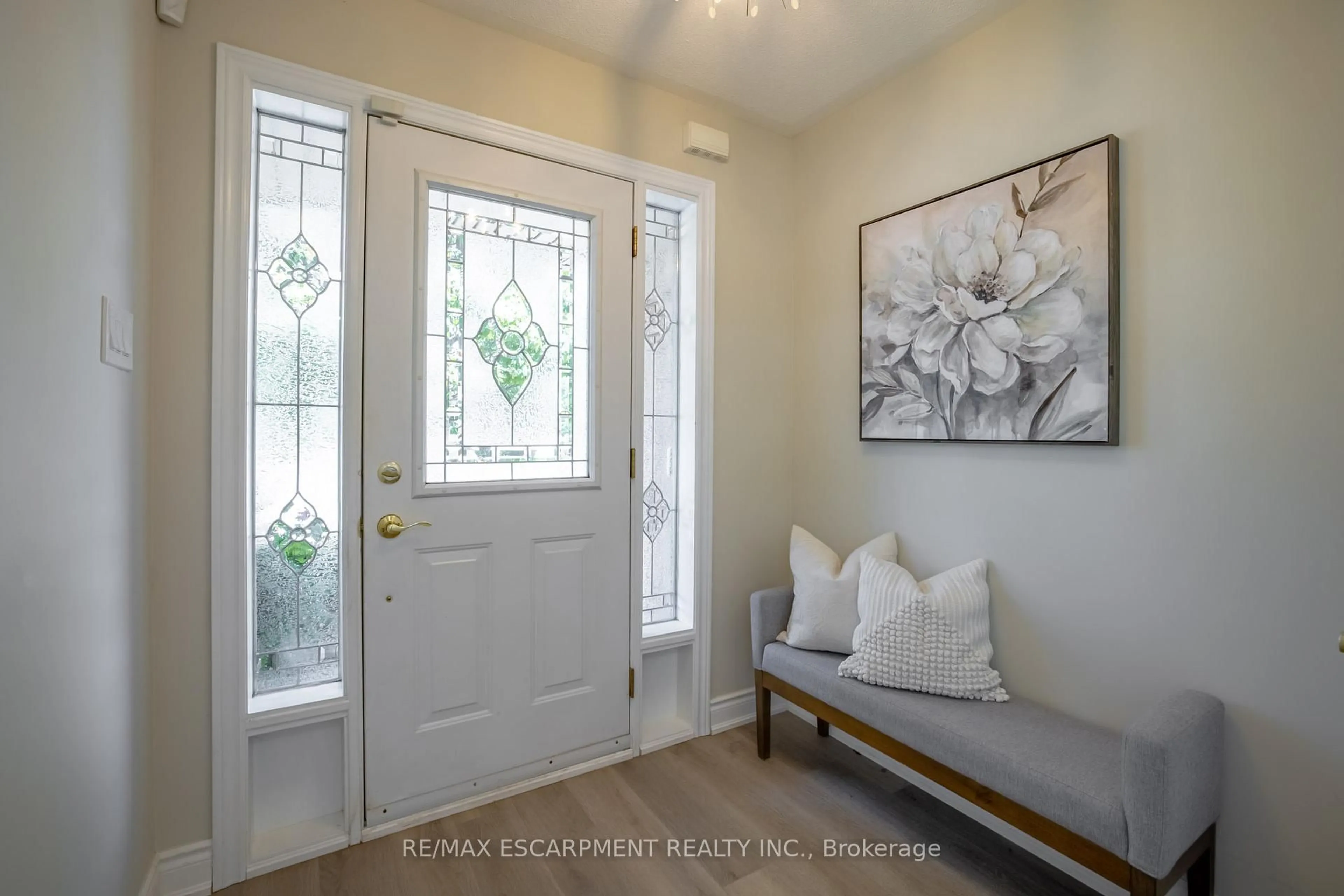Indoor entryway for 1050 Grand Blvd #11, Oakville Ontario L6H 2S5