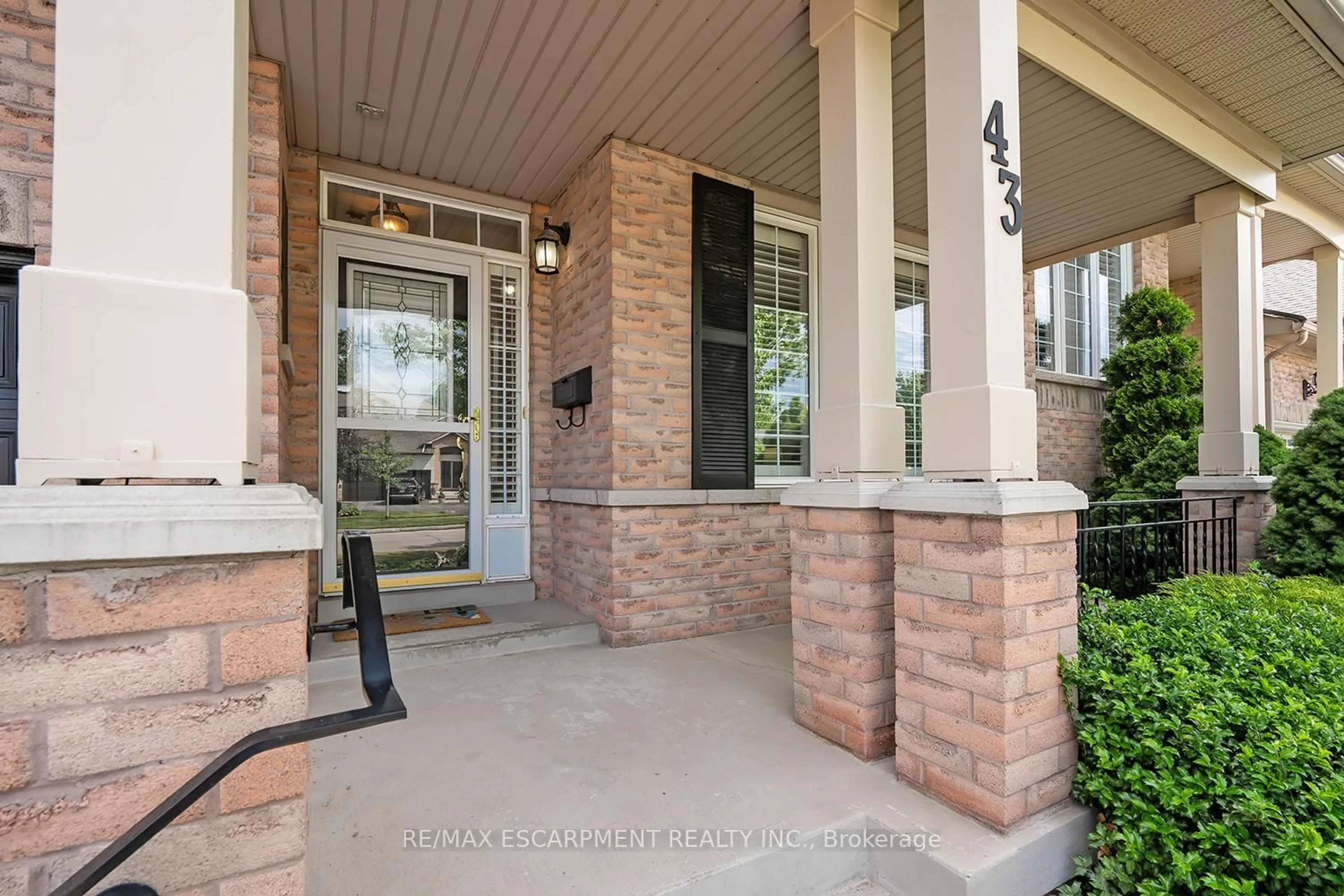 Home with brick exterior material, street for 2243 Turnberry Rd #43, Burlington Ontario L7M 4Y5