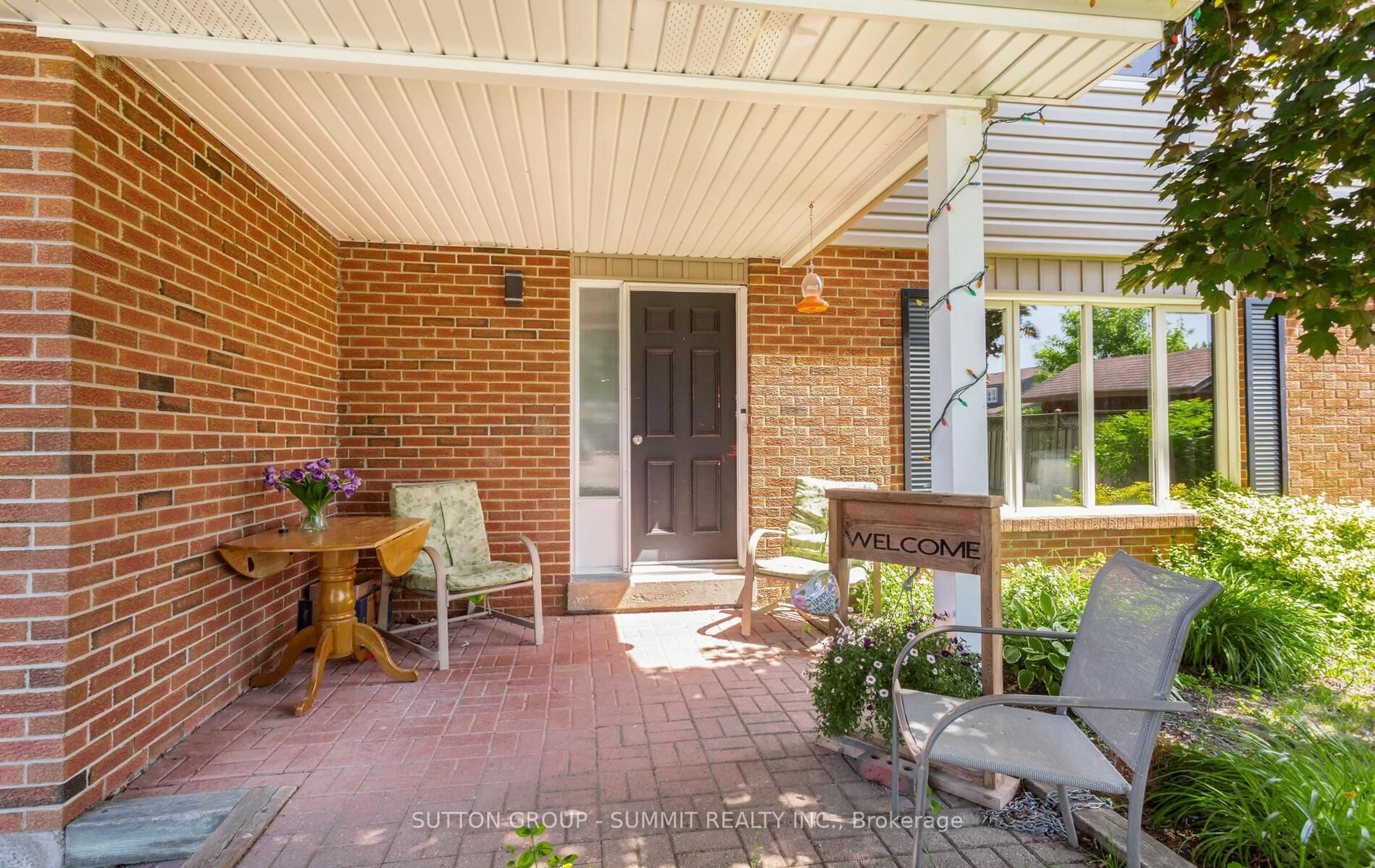 Patio, street for 28 Storey Dr, Halton Hills Ontario L7J 2S9