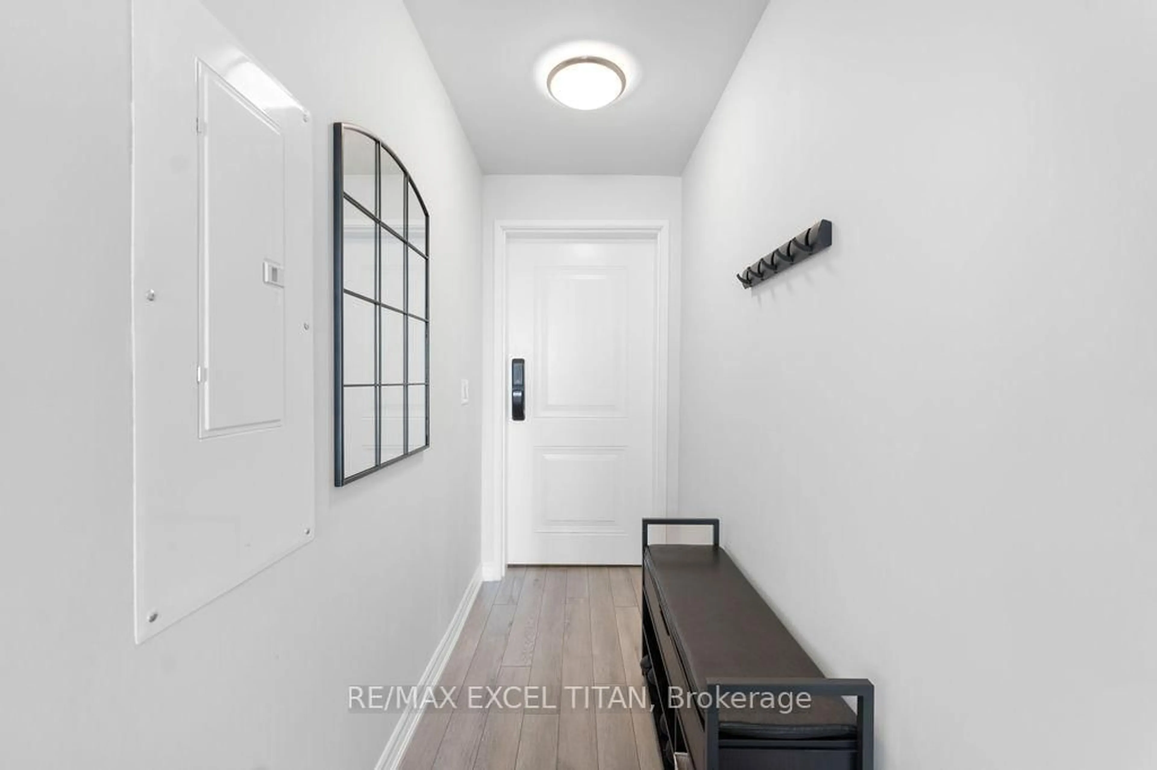 Indoor entryway for 349 Wheat Boom Dr #332, Oakville Ontario L6H 7X5