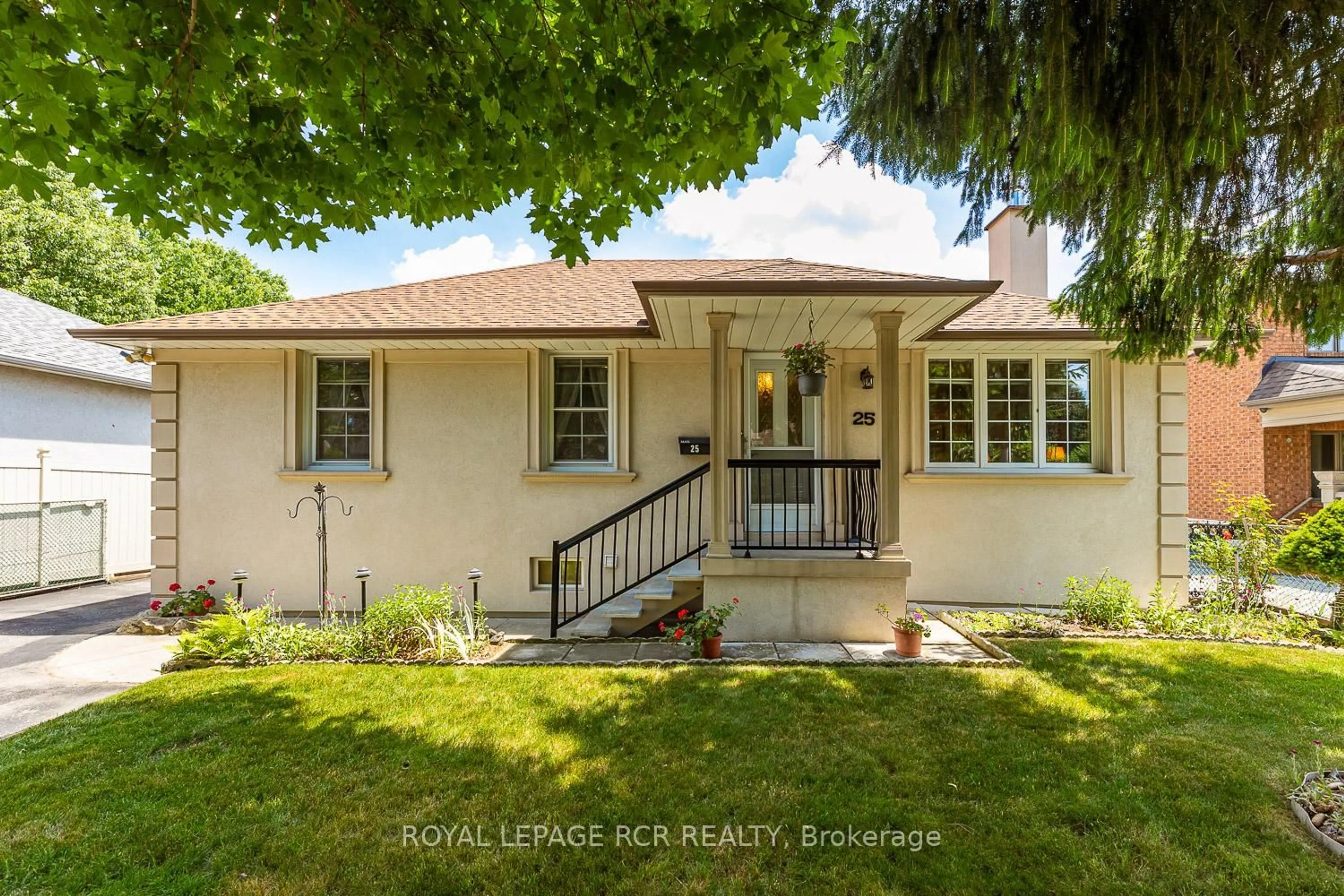 Home with vinyl exterior material, street for 25 Ann Arbour Rd, Toronto Ontario M9M 2J5