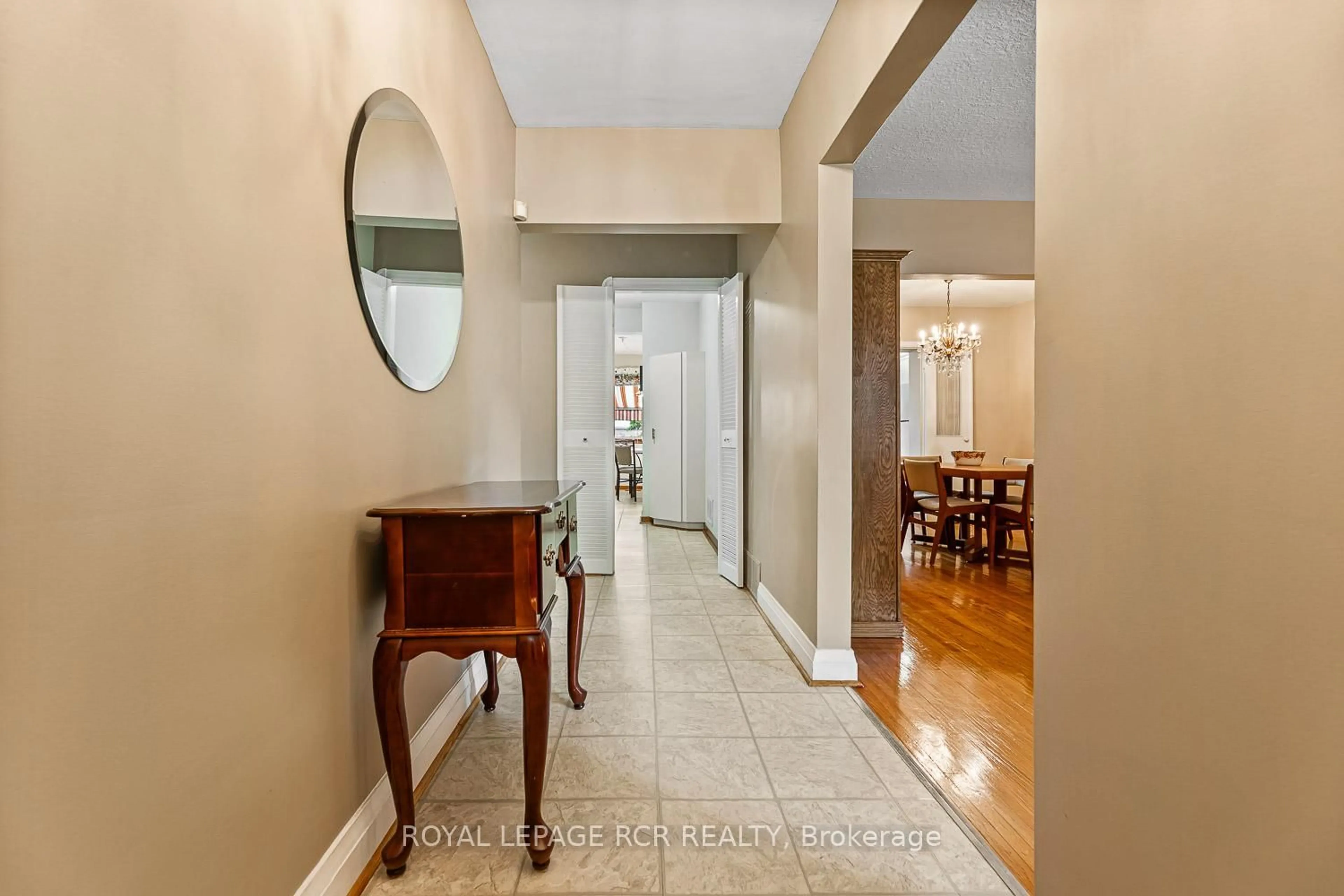 Indoor entryway for 25 Ann Arbour Rd, Toronto Ontario M9M 2J5
