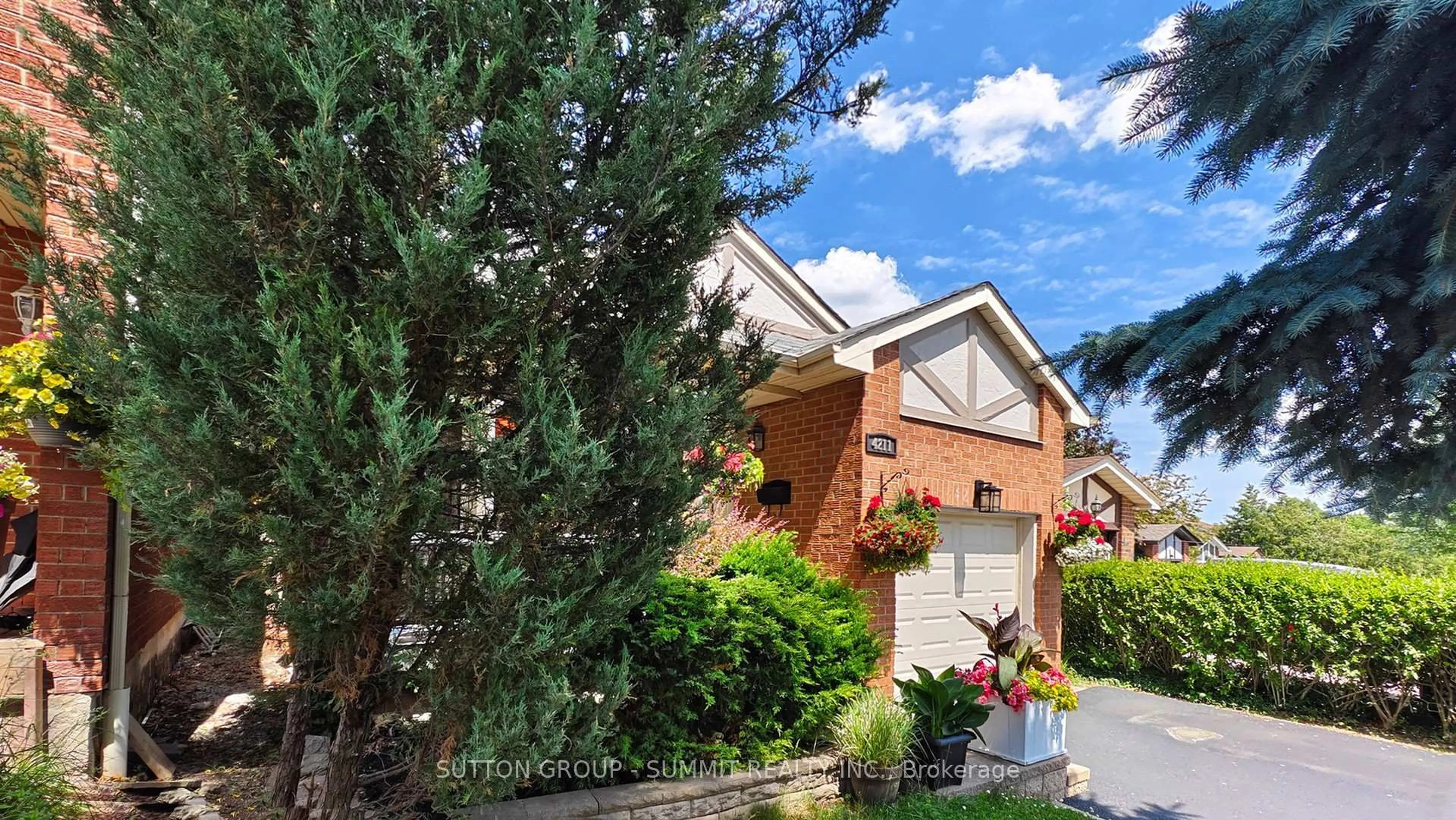 Home with brick exterior material, street for 4211 stonemason Cres, Mississauga Ontario L5L 2Z6