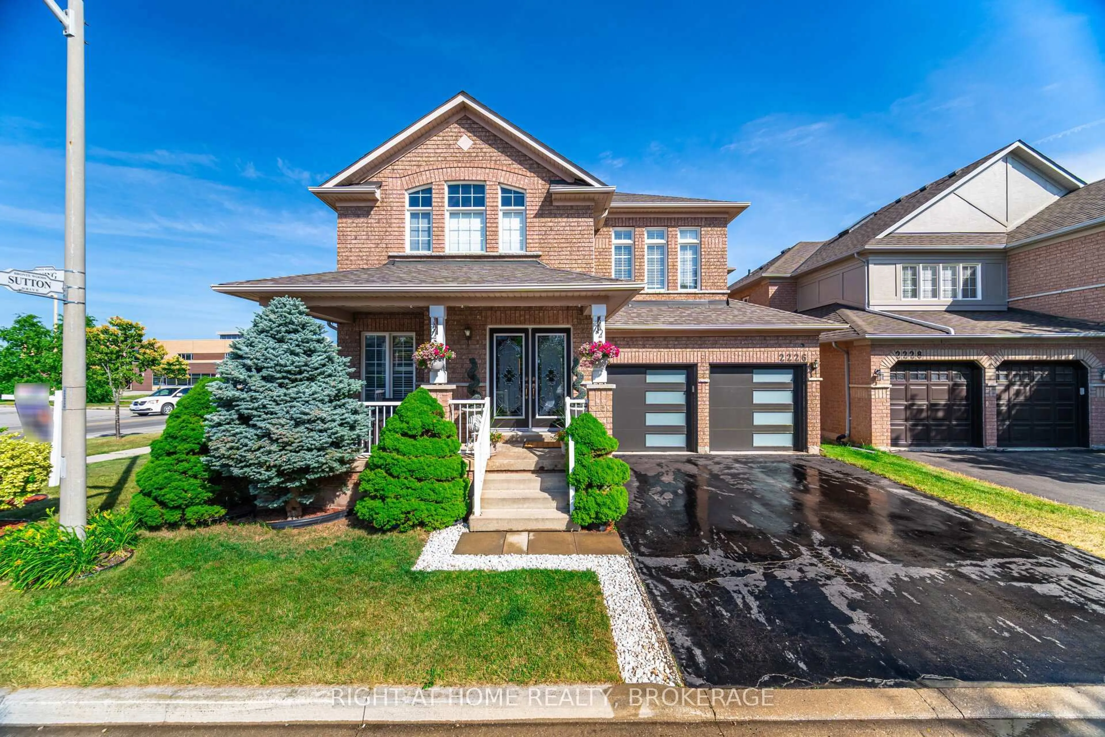 Home with brick exterior material, street for 2226 Viking Cres, Burlington Ontario L7L 7K3