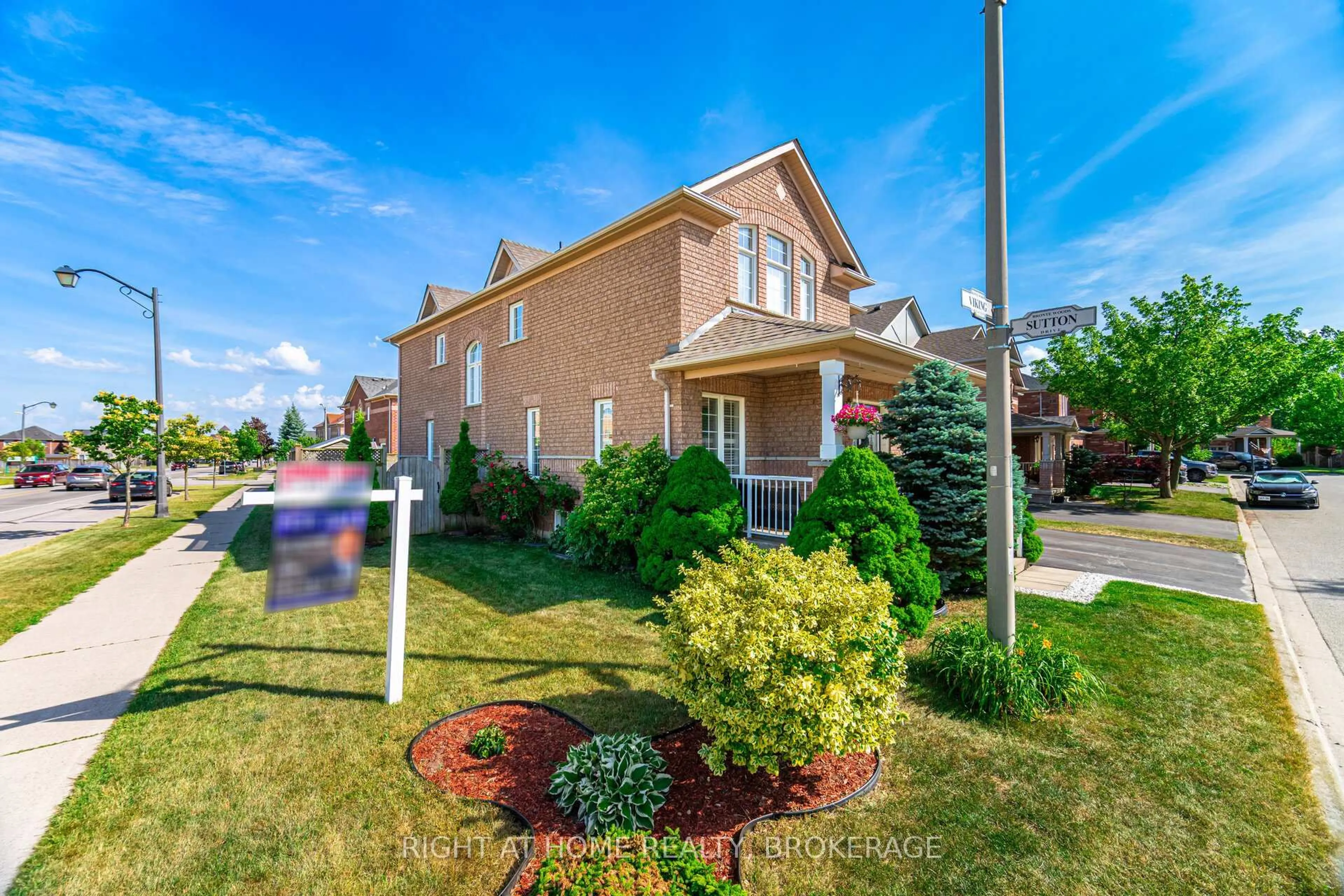 Unknown for 2226 Viking Cres, Burlington Ontario L7L 7K3