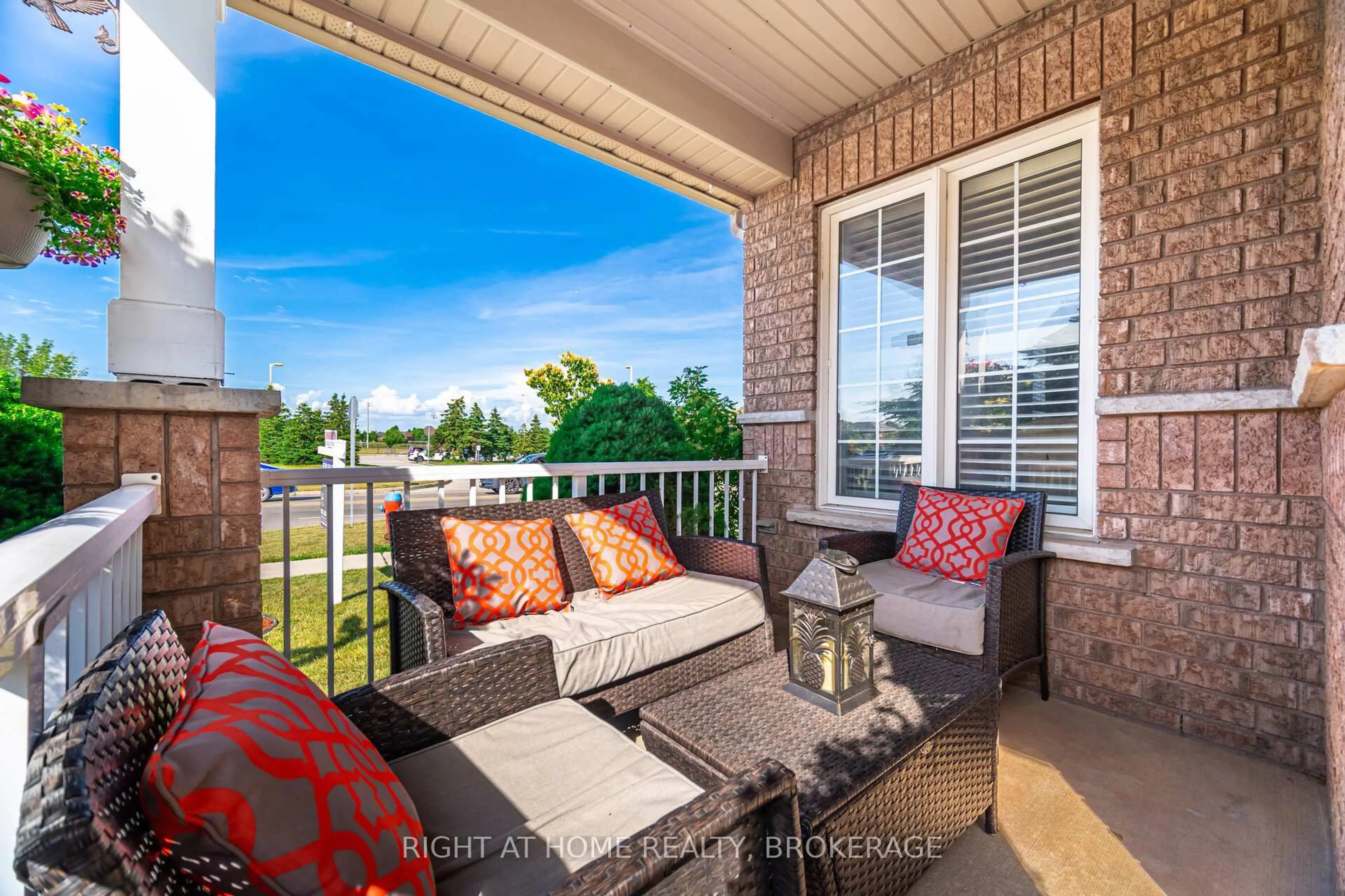 Patio, water/lake/river/ocean view for 2226 Viking Cres, Burlington Ontario L7L 7K3