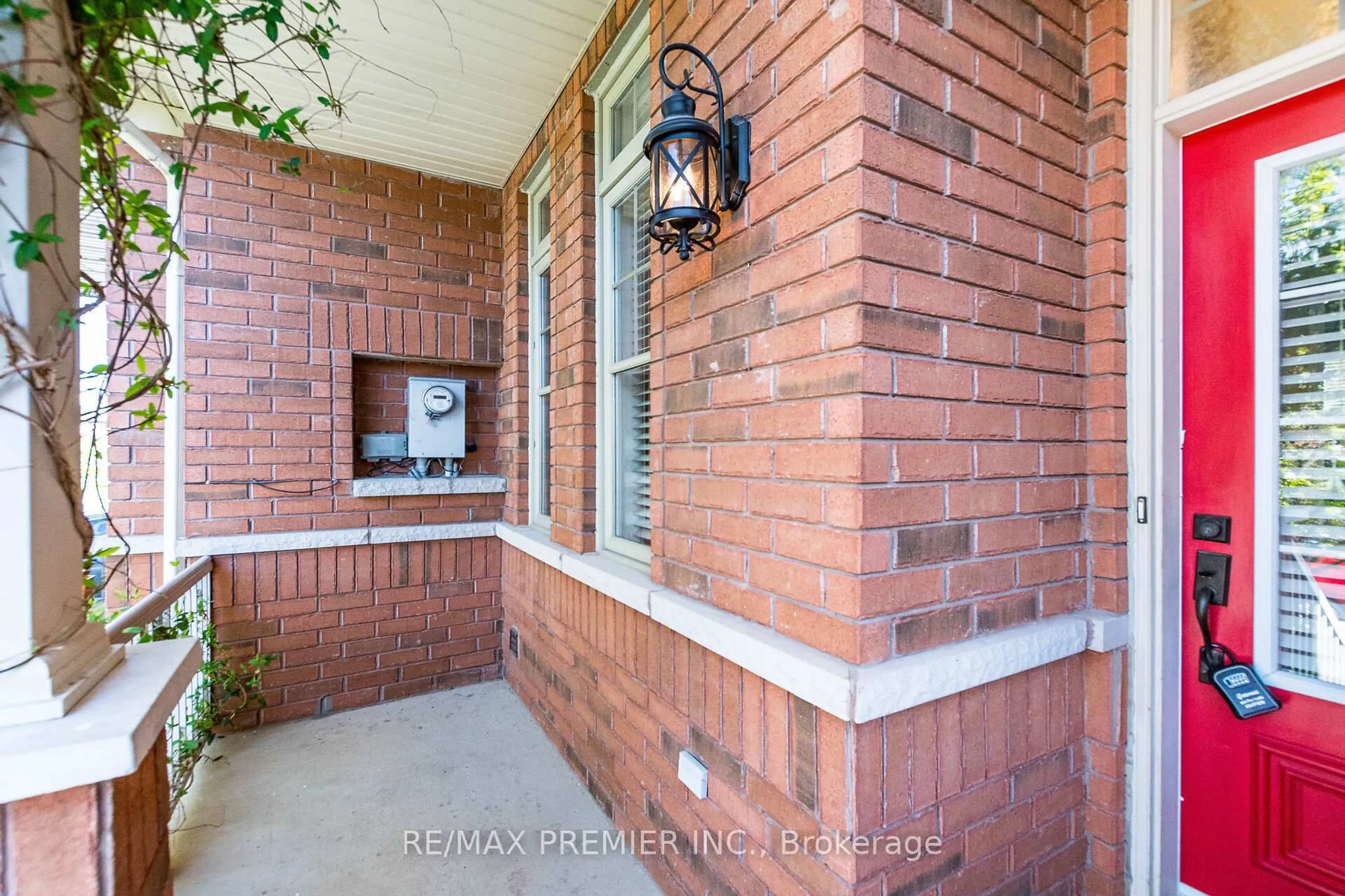 Home with brick exterior material, street for 595 Grant Way, Milton Ontario L9T 0W1