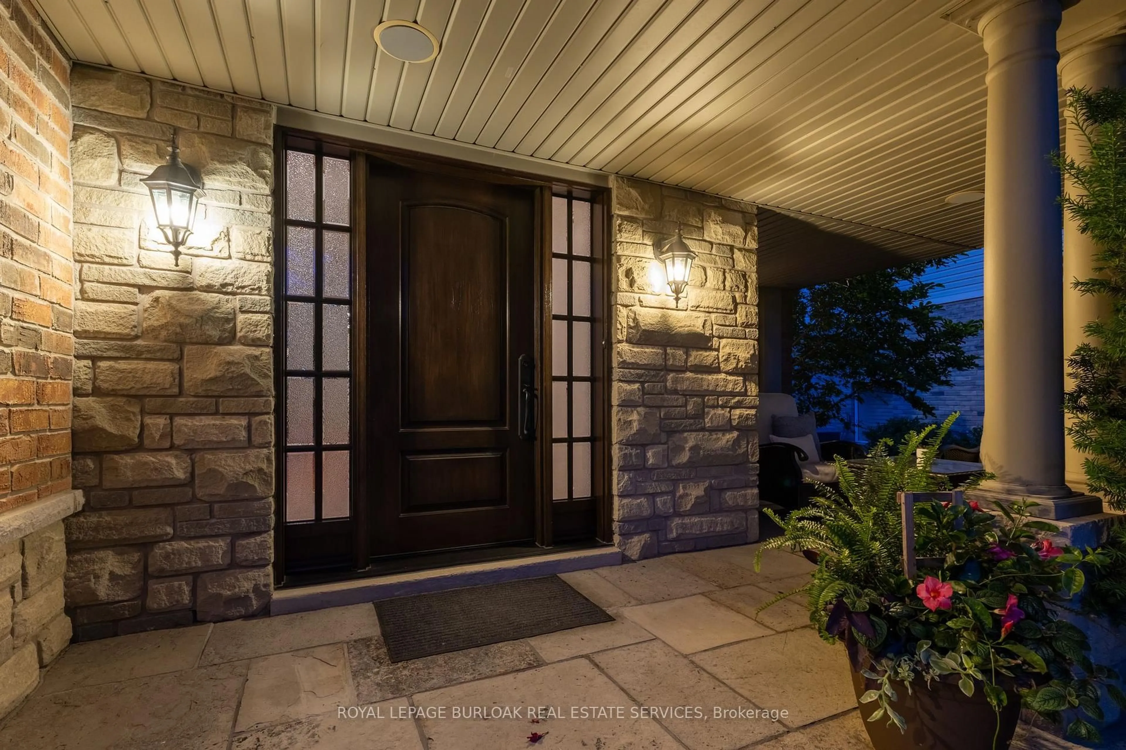 Indoor entryway for 4191 Kane Cres, Burlington Ontario L7M 5B9