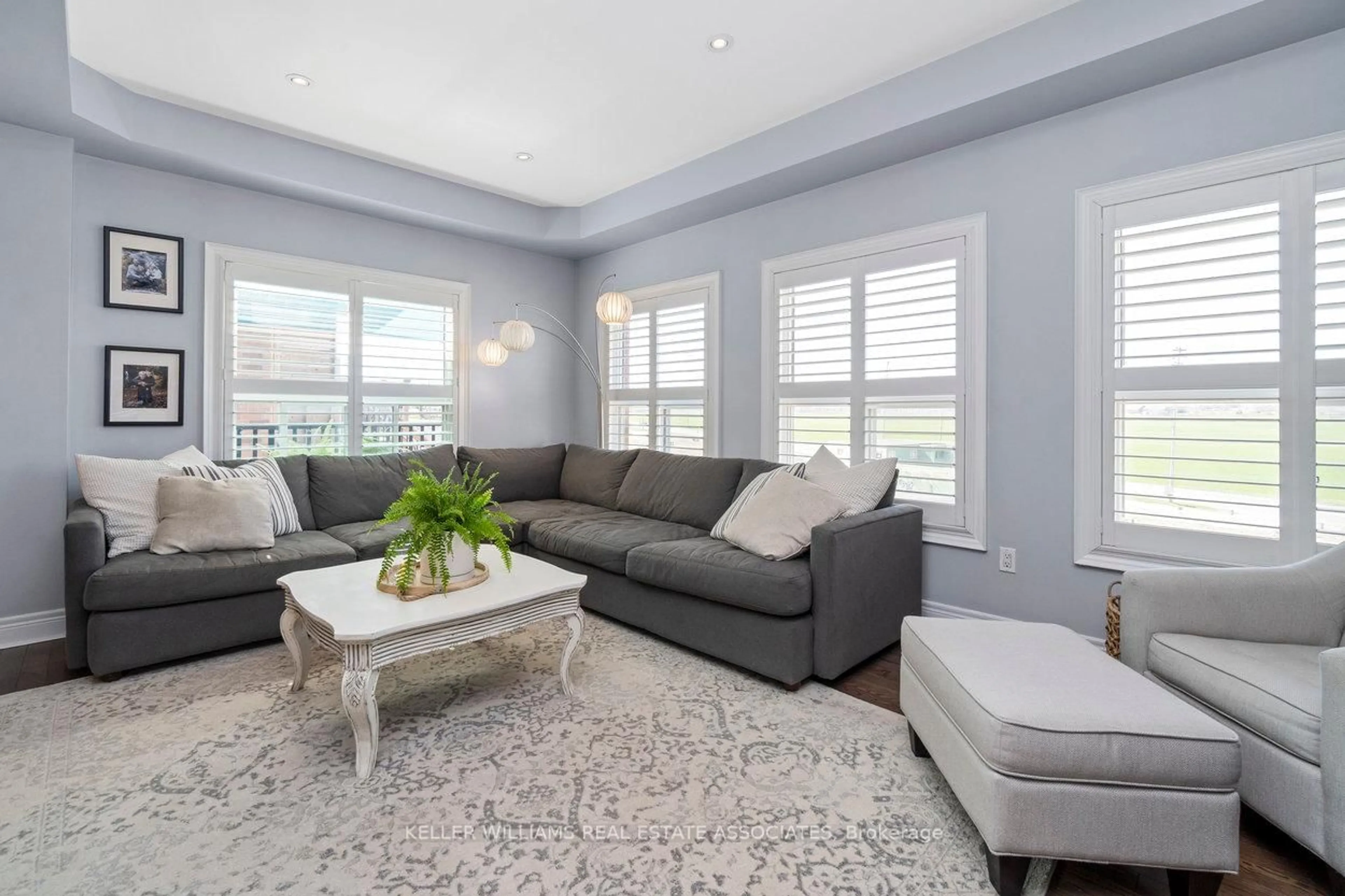 Living room with furniture, unknown for 25 Paula Crt, Orangeville Ontario L9W 5V1
