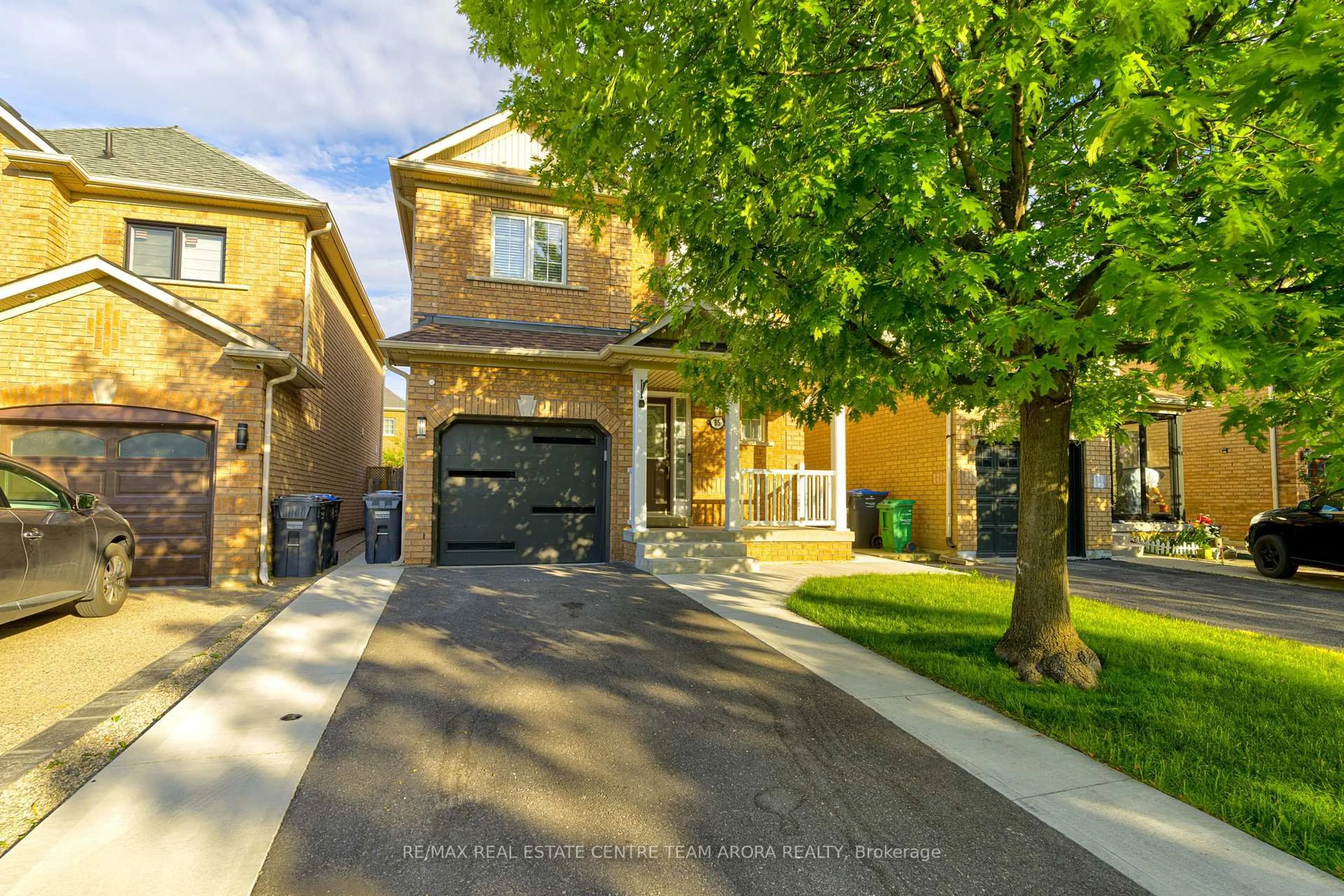 Home with brick exterior material, street for 85 Ridgemore Cres, Brampton Ontario L7A 2L5