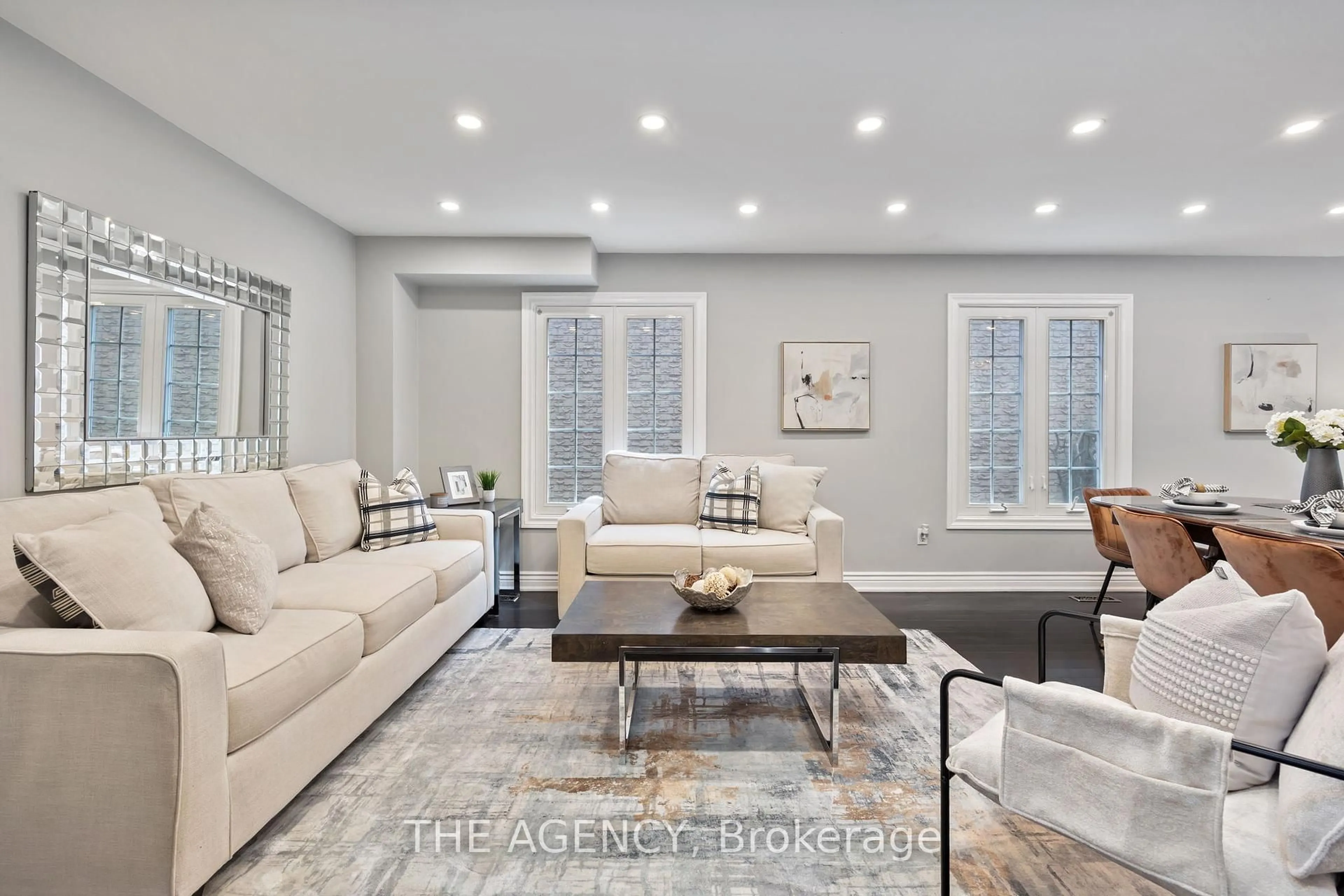 Living room with furniture, unknown for 3347 Mc Master Rd, Mississauga Ontario L5L 5H8
