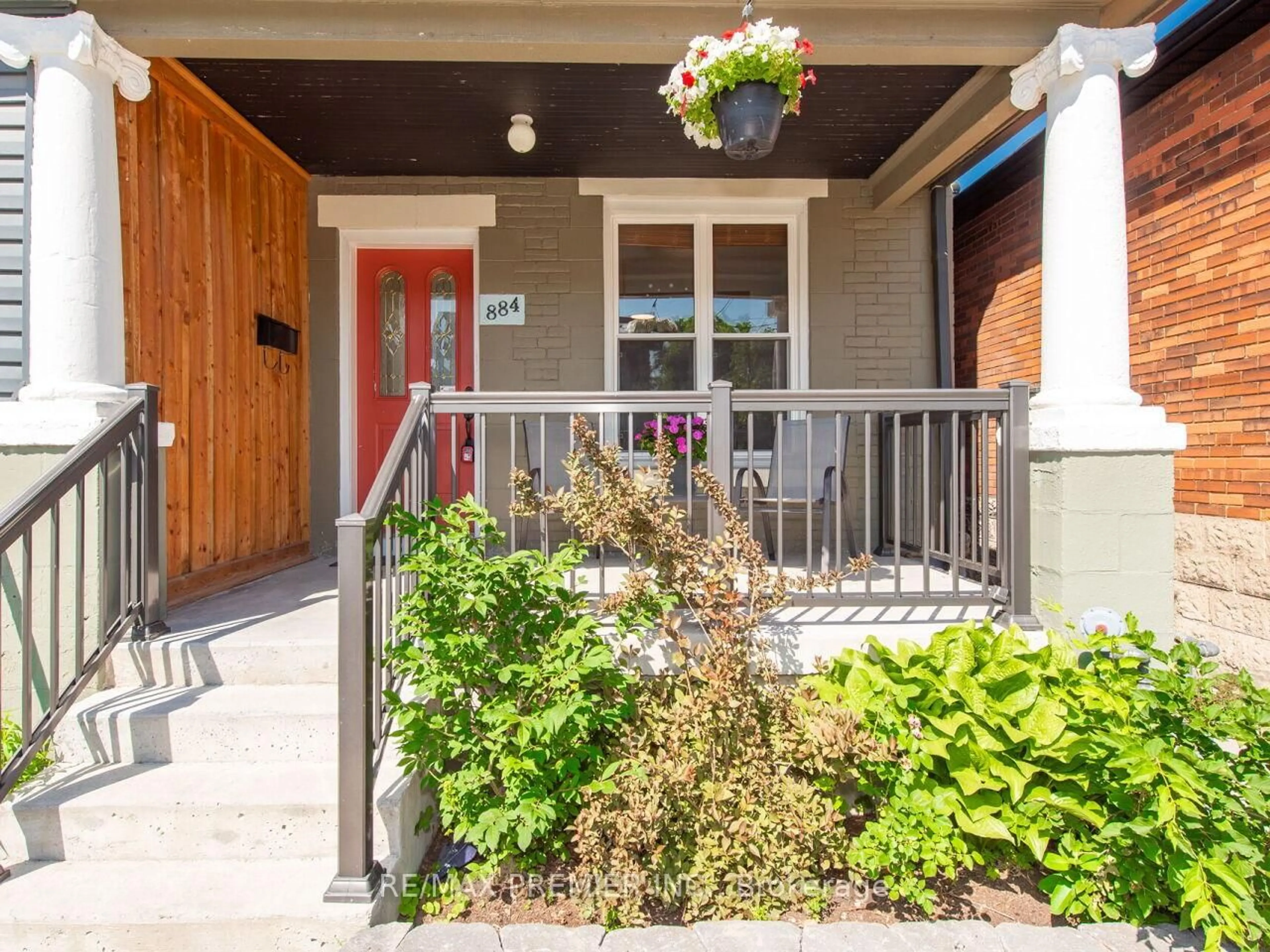 Indoor entryway for 884 Runnymede Rd, Toronto Ontario M6N 3W4