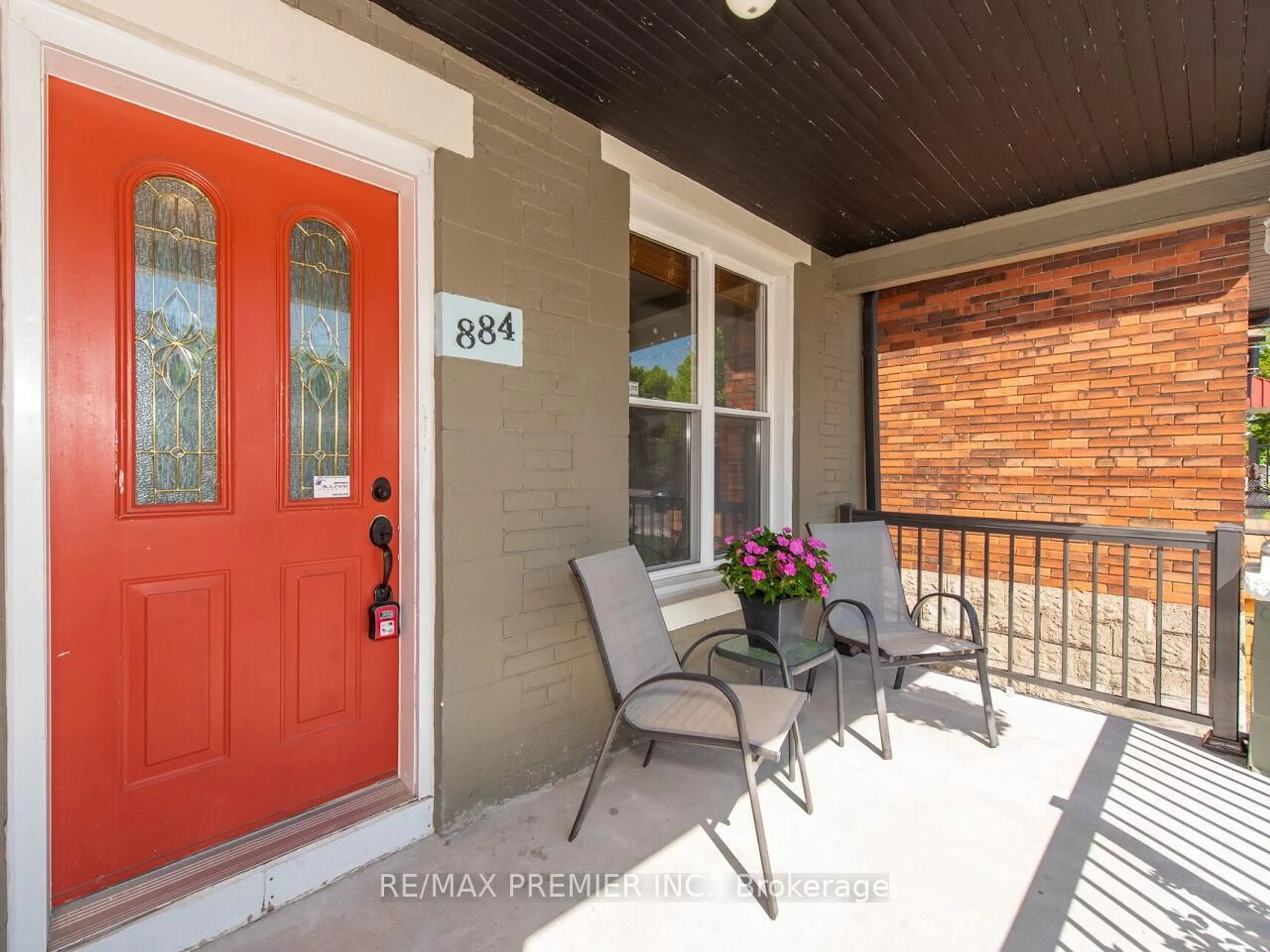 Indoor entryway for 884 Runnymede Rd, Toronto Ontario M6N 3W4