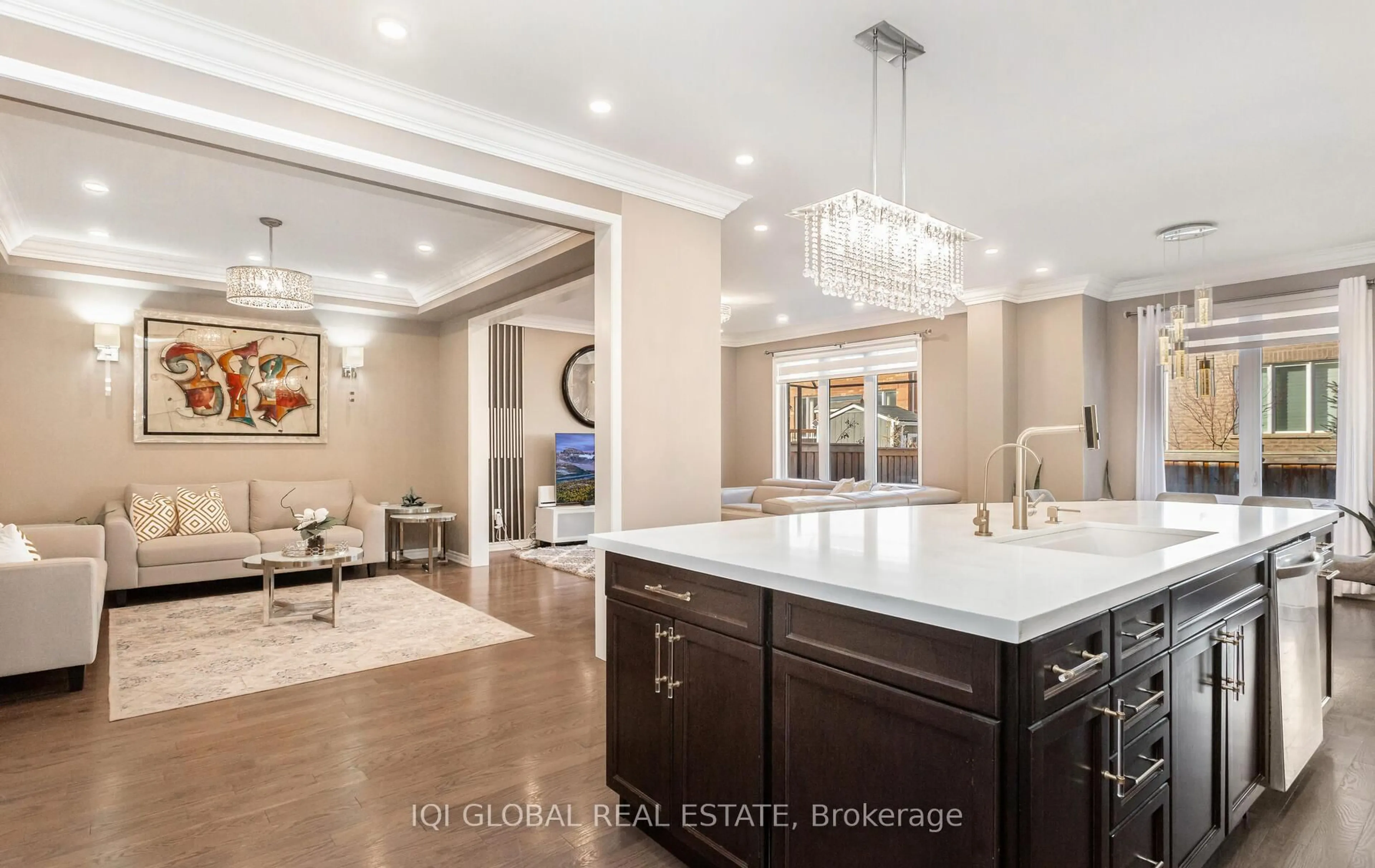Open concept kitchen, ceramic/tile floor for 377 Etheridge Ave, Milton Ontario L9E 0A5