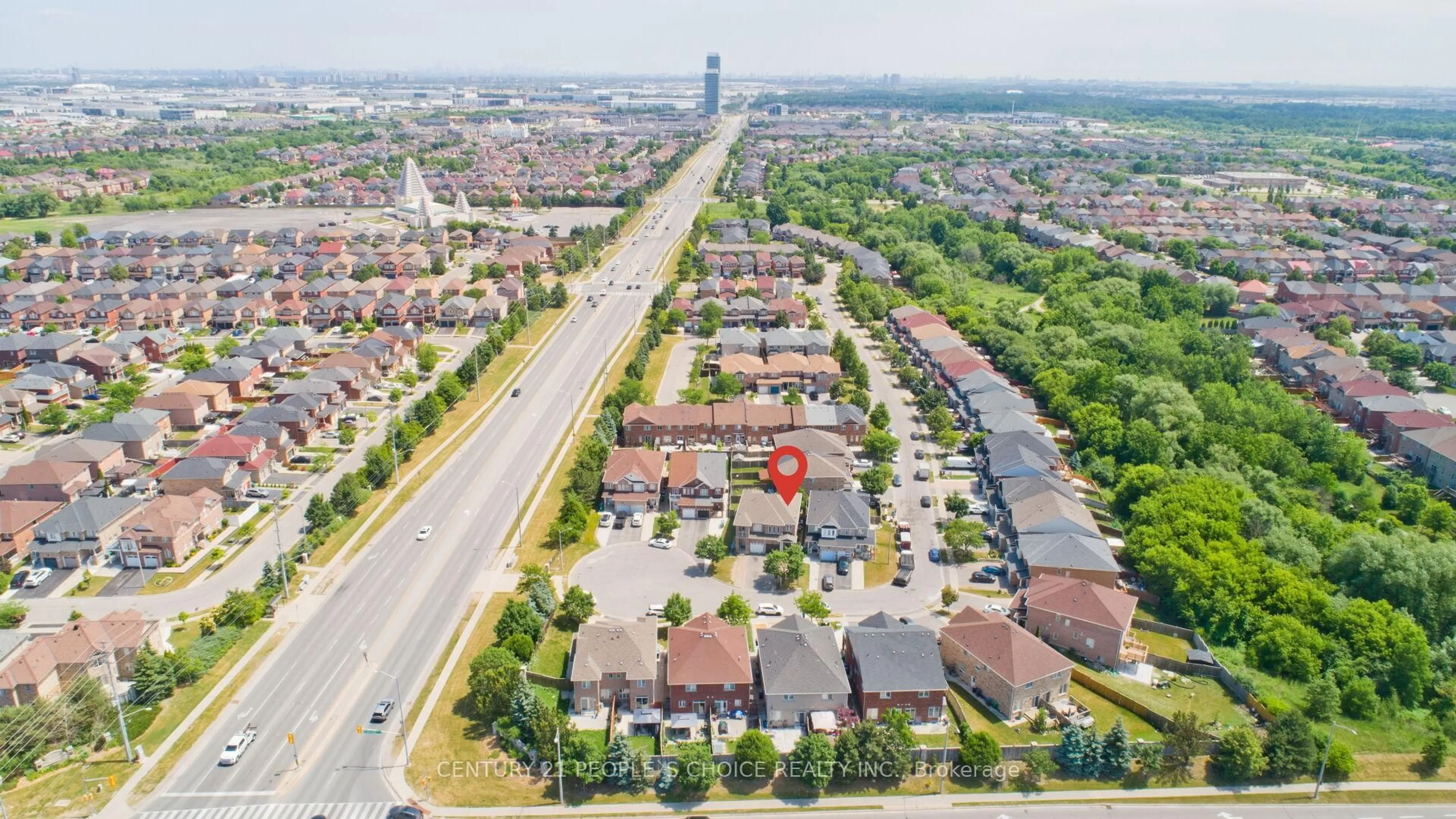A pic from outside/outdoor area/front of a property/back of a property/a pic from drone, street for 74 EASTVIEW Gate, Brampton Ontario L6P 2G7
