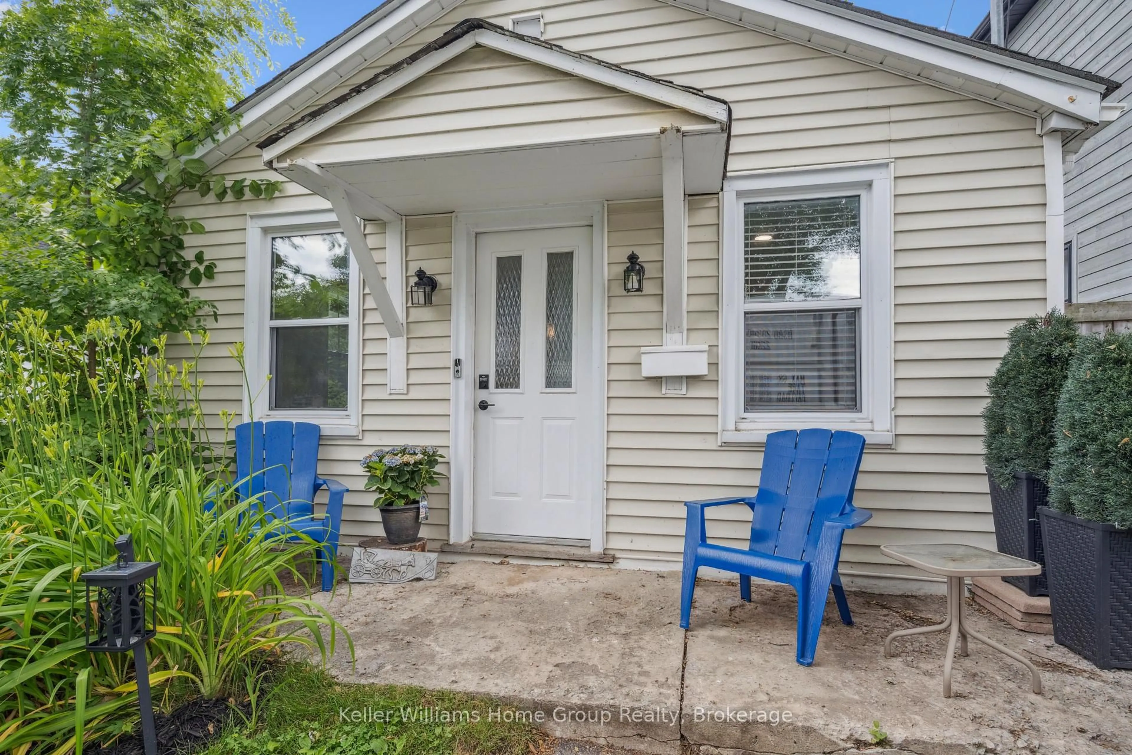 Patio, street for 179 Angelene St, Mississauga Ontario L5G 1X1