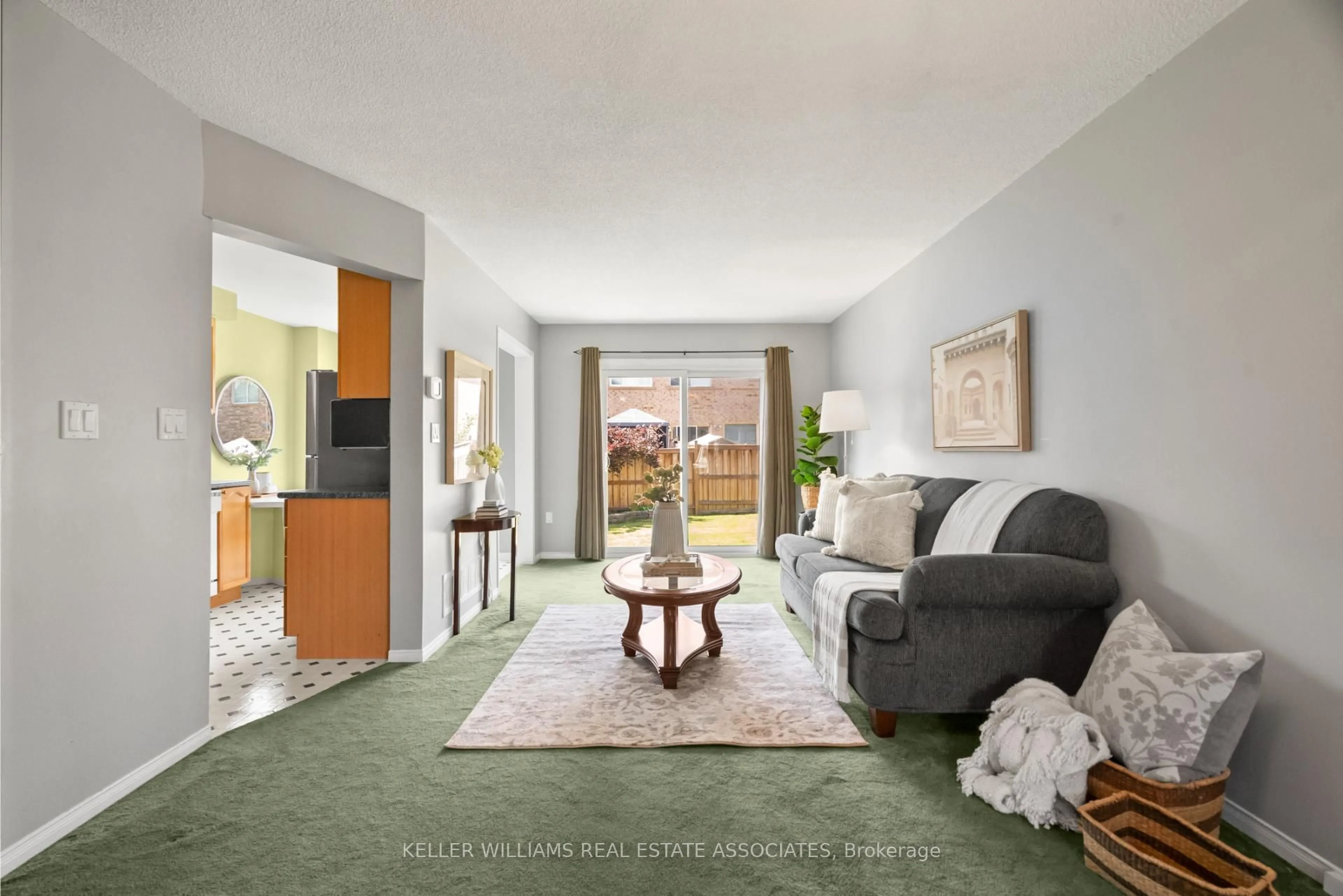Living room with furniture, unknown for 3373 Spirea Terr, Mississauga Ontario L5N 7N3