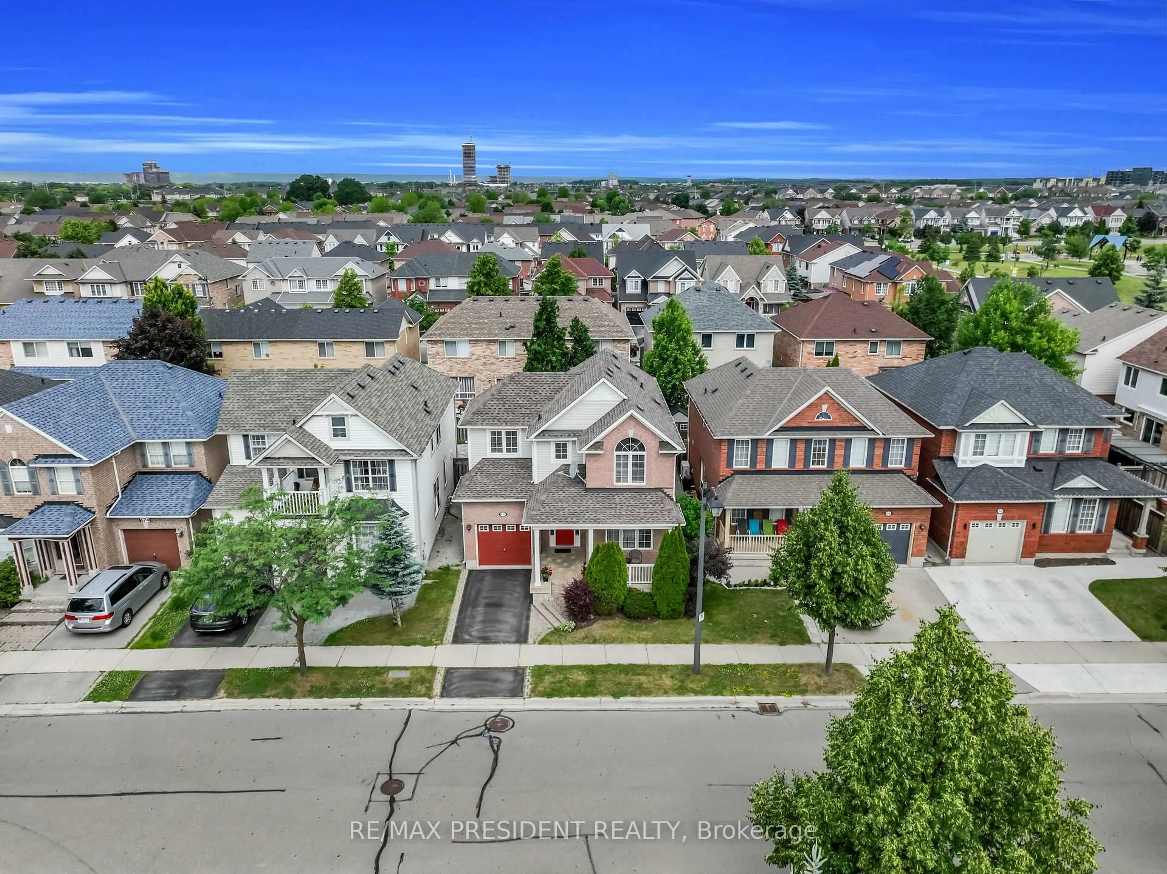 A pic from outside/outdoor area/front of a property/back of a property/a pic from drone, street for 670 Irving Terr, Milton Ontario L9T 6H6
