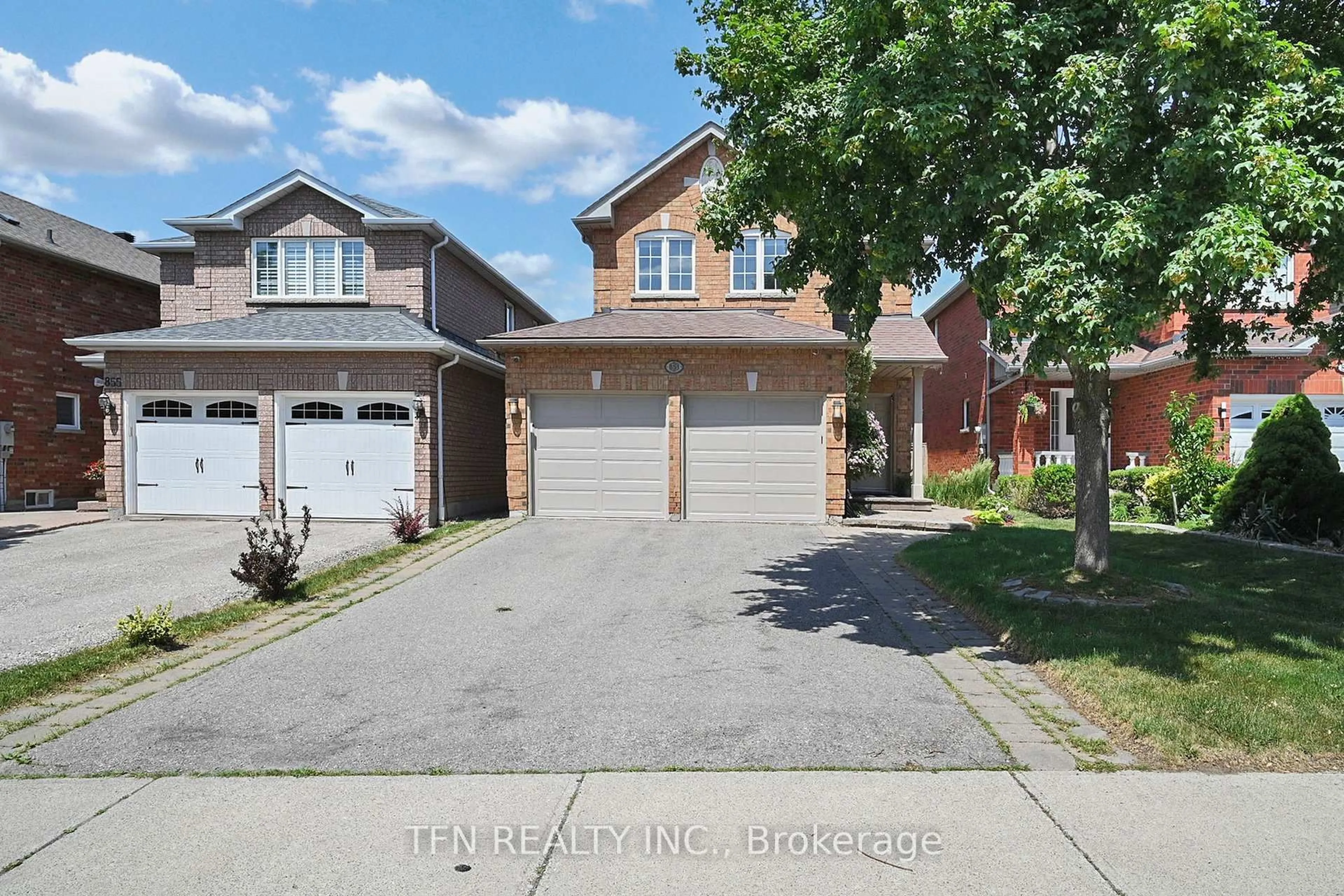 Home with brick exterior material, street for 851 Clemens Cres, Mississauga Ontario L5V 2S8