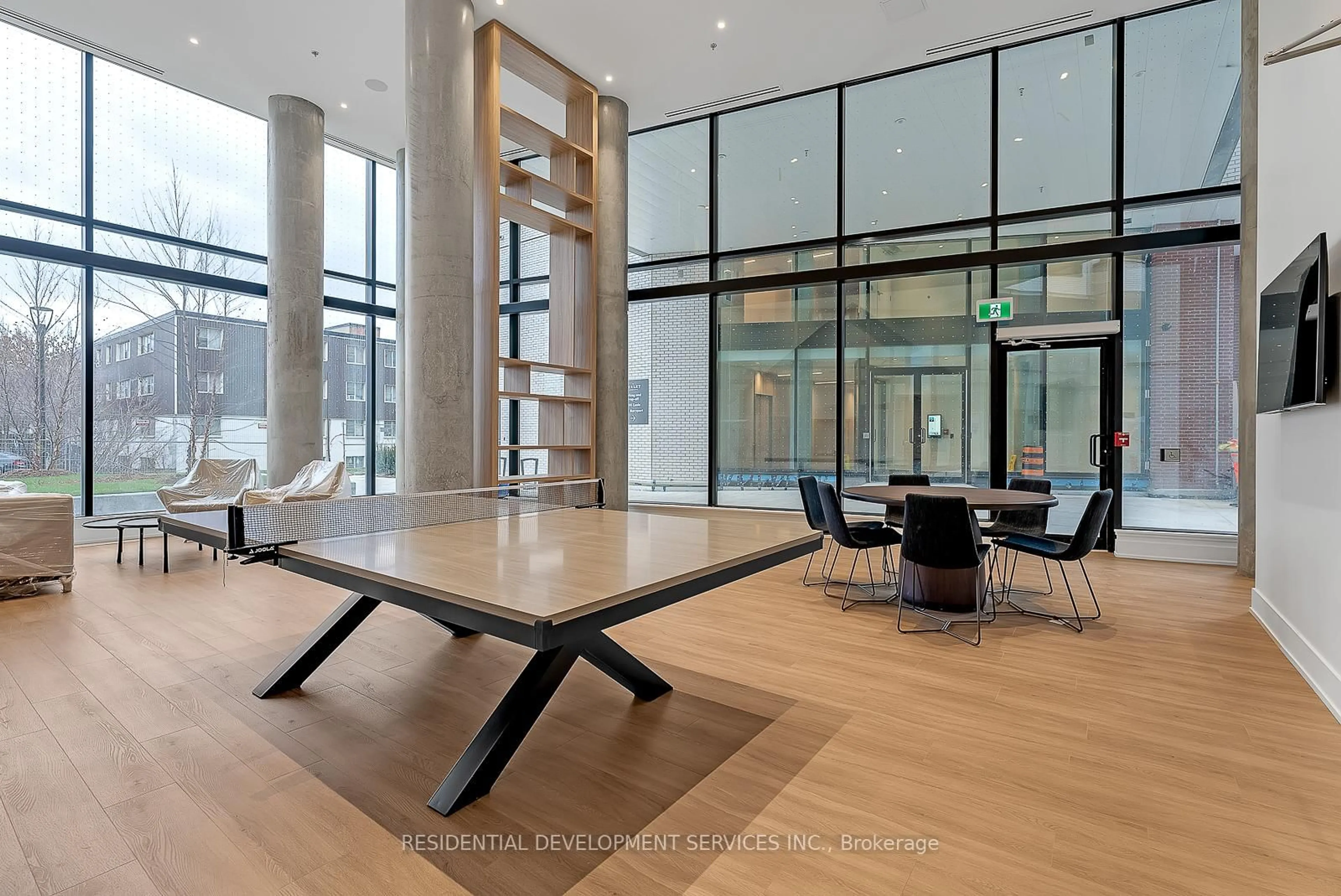 Indoor foyer for 3100 Keele St #1202, Toronto Ontario M3M 0E1