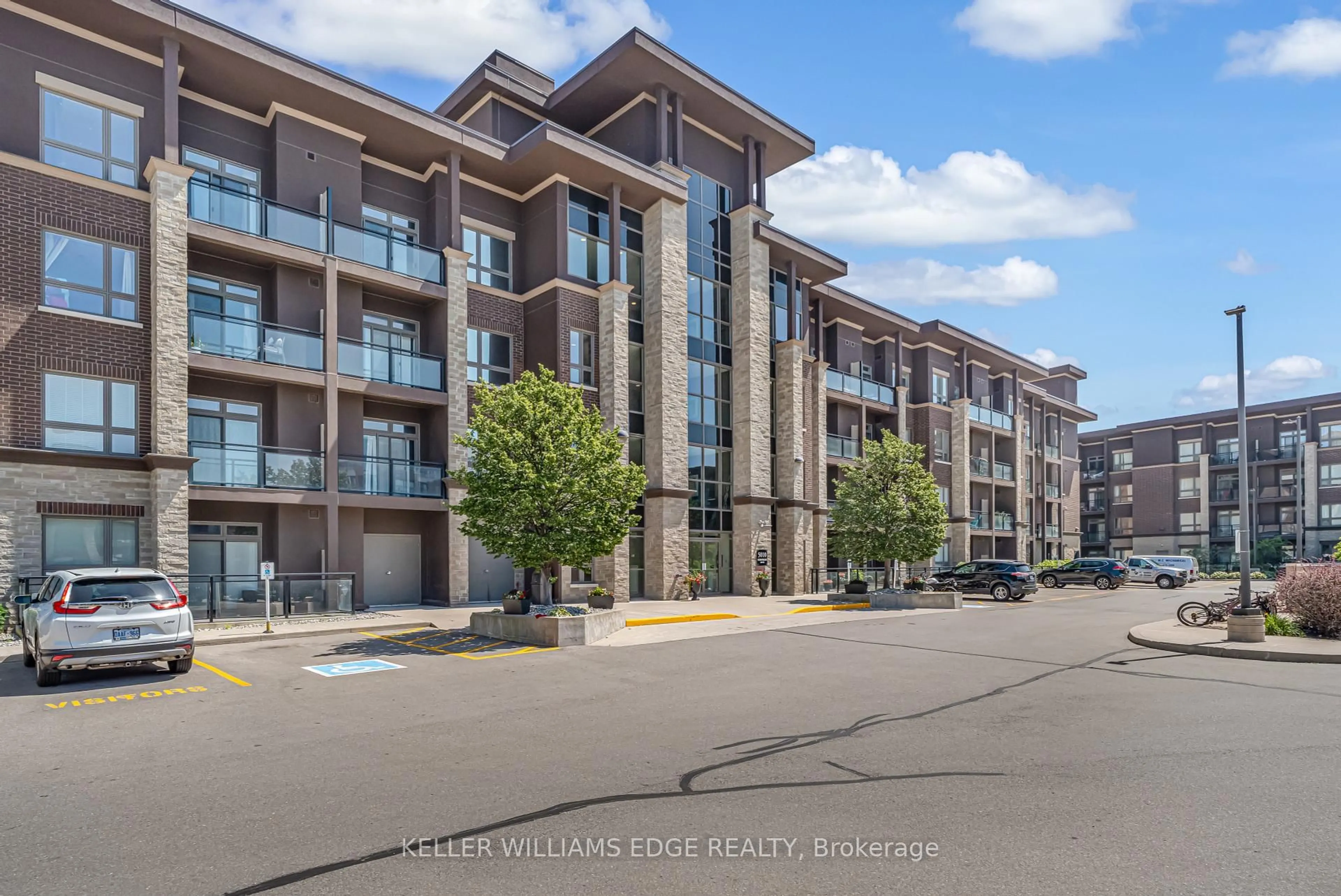 Patio, street for 5010 Corporate Dr #413, Burlington Ontario L7L 0H6