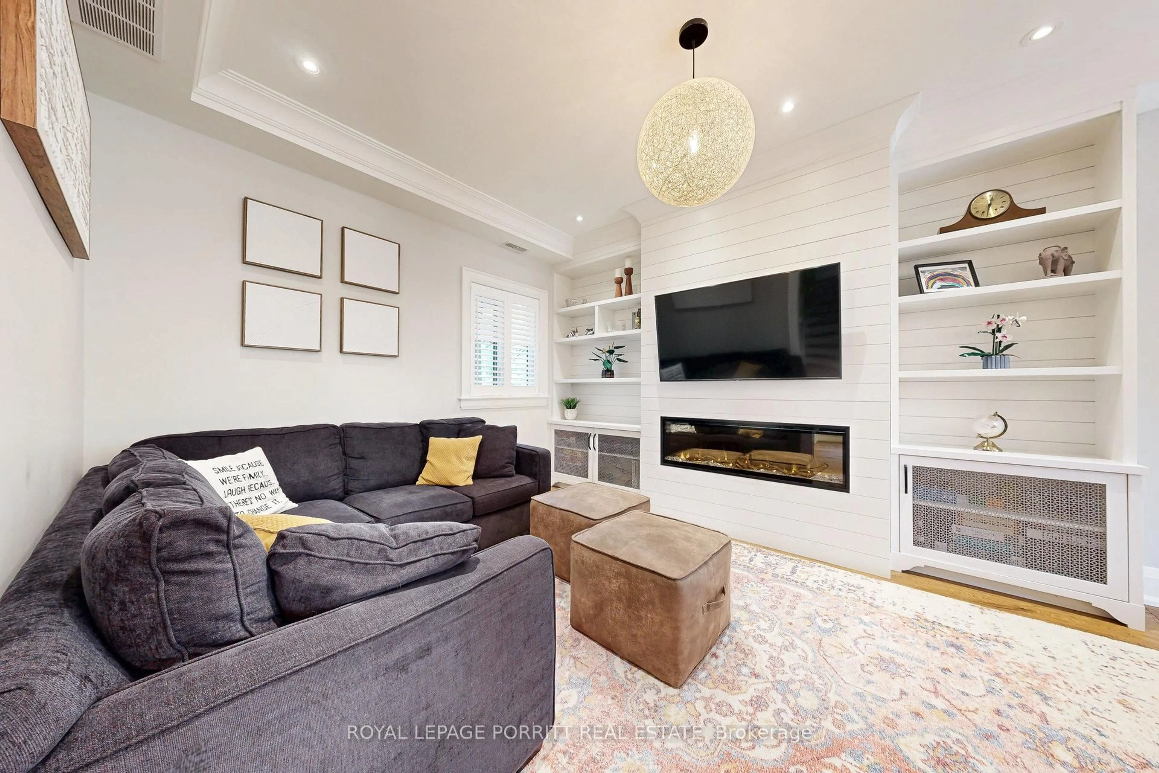 Living room with furniture, unknown for 10 Thirty First St, Toronto Ontario M8W 3E8