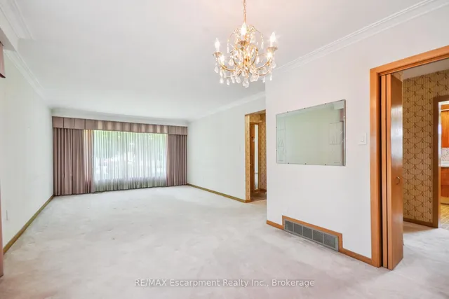 Additional property image - 3212 Cedartree Cres