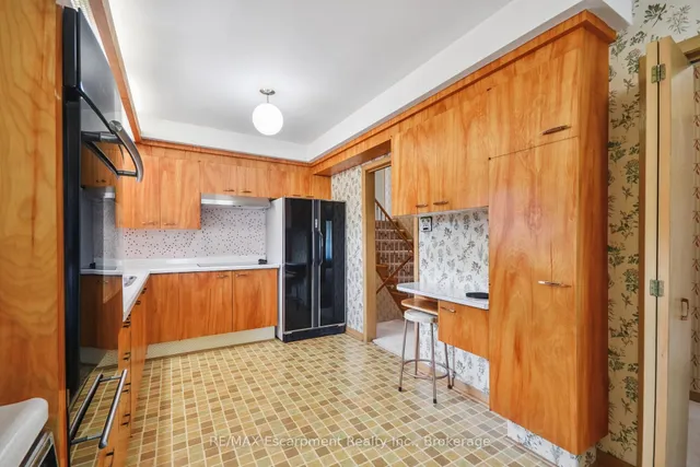 Additional property image - 3212 Cedartree Cres